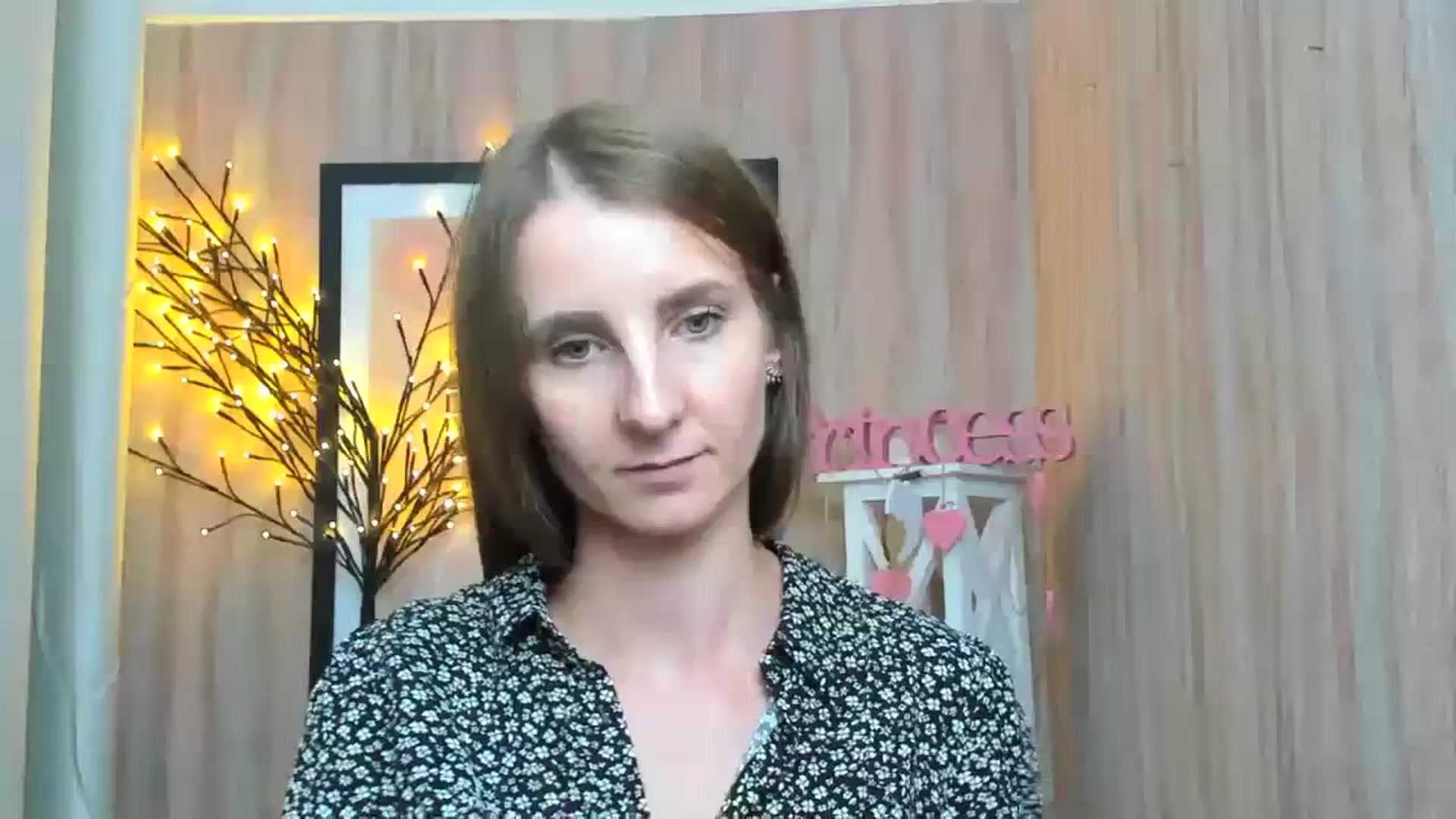 Gallery image thumbnail from ChristinaVi's myfreecams stream on, 10/23/2023, 10:15 image 14 of 20