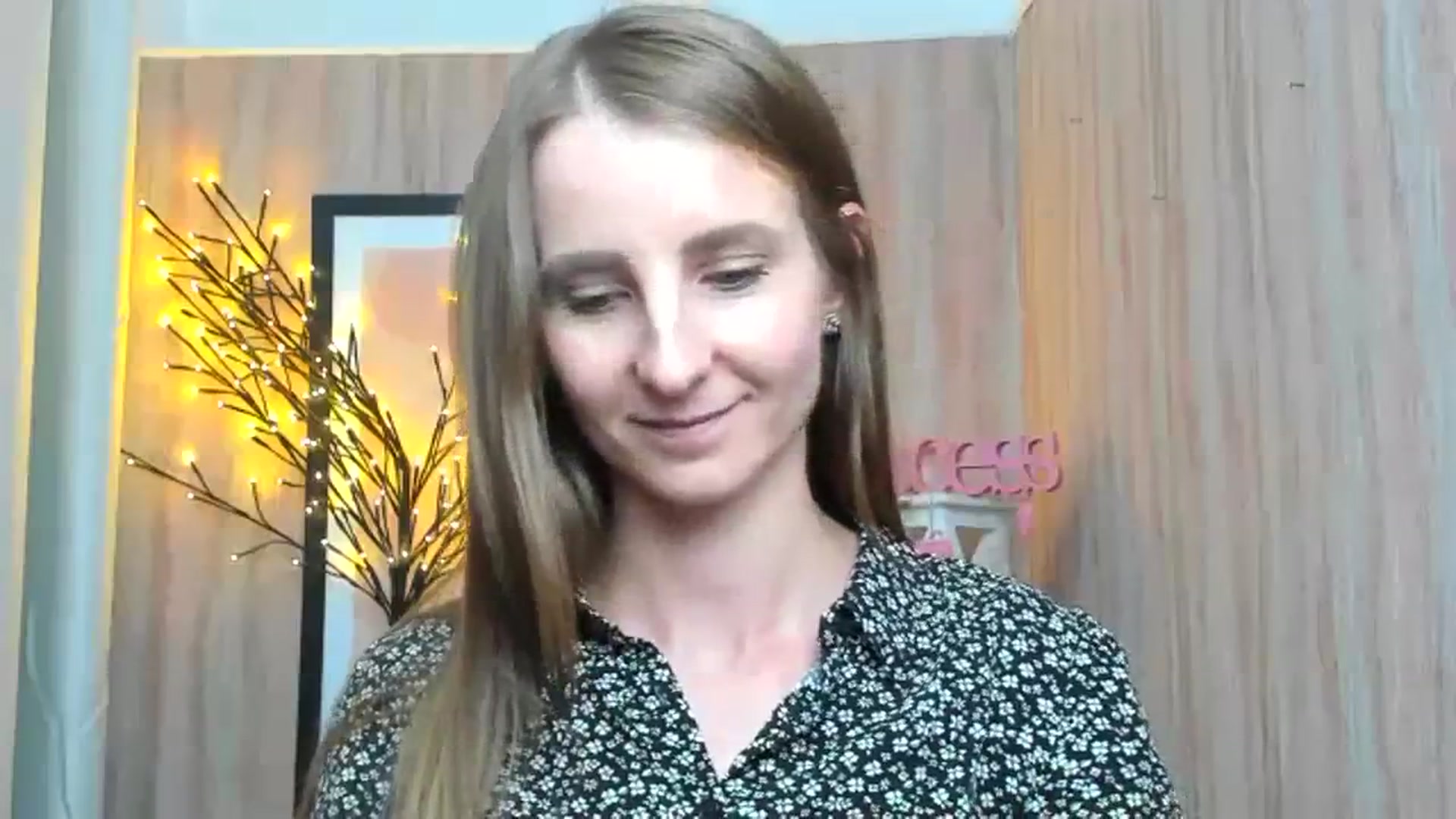 Gallery image thumbnail from ChristinaVi's myfreecams stream on, 10/23/2023, 11:17 image 12 of 20