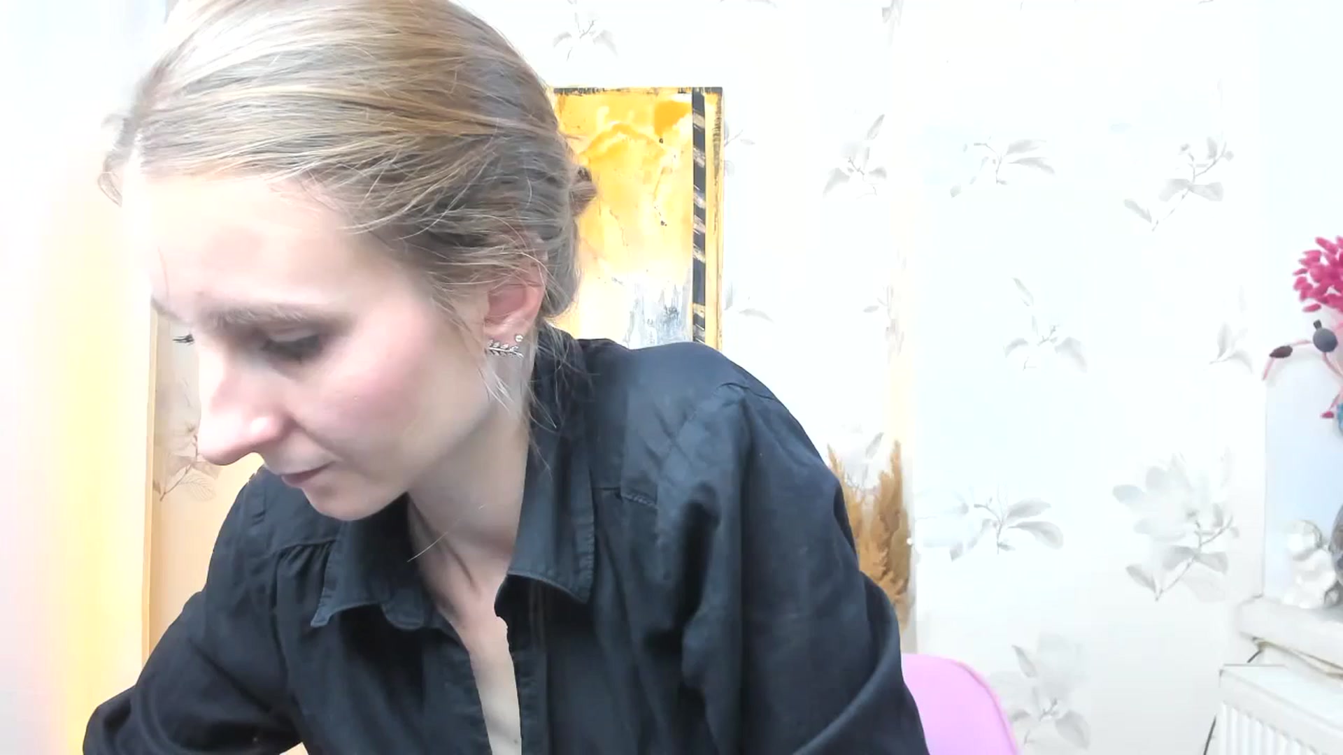 Gallery image thumbnail from ChristinaVi's myfreecams stream on, 10/24/2023, 09:50 image 4 of 20