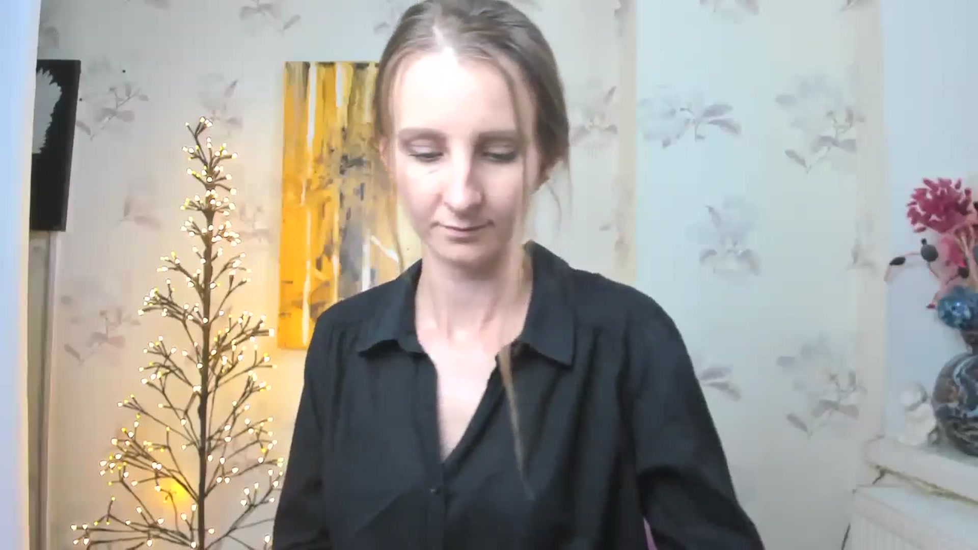 Gallery image thumbnail from ChristinaVi's myfreecams stream on, 10/24/2023, 11:49 image 9 of 20