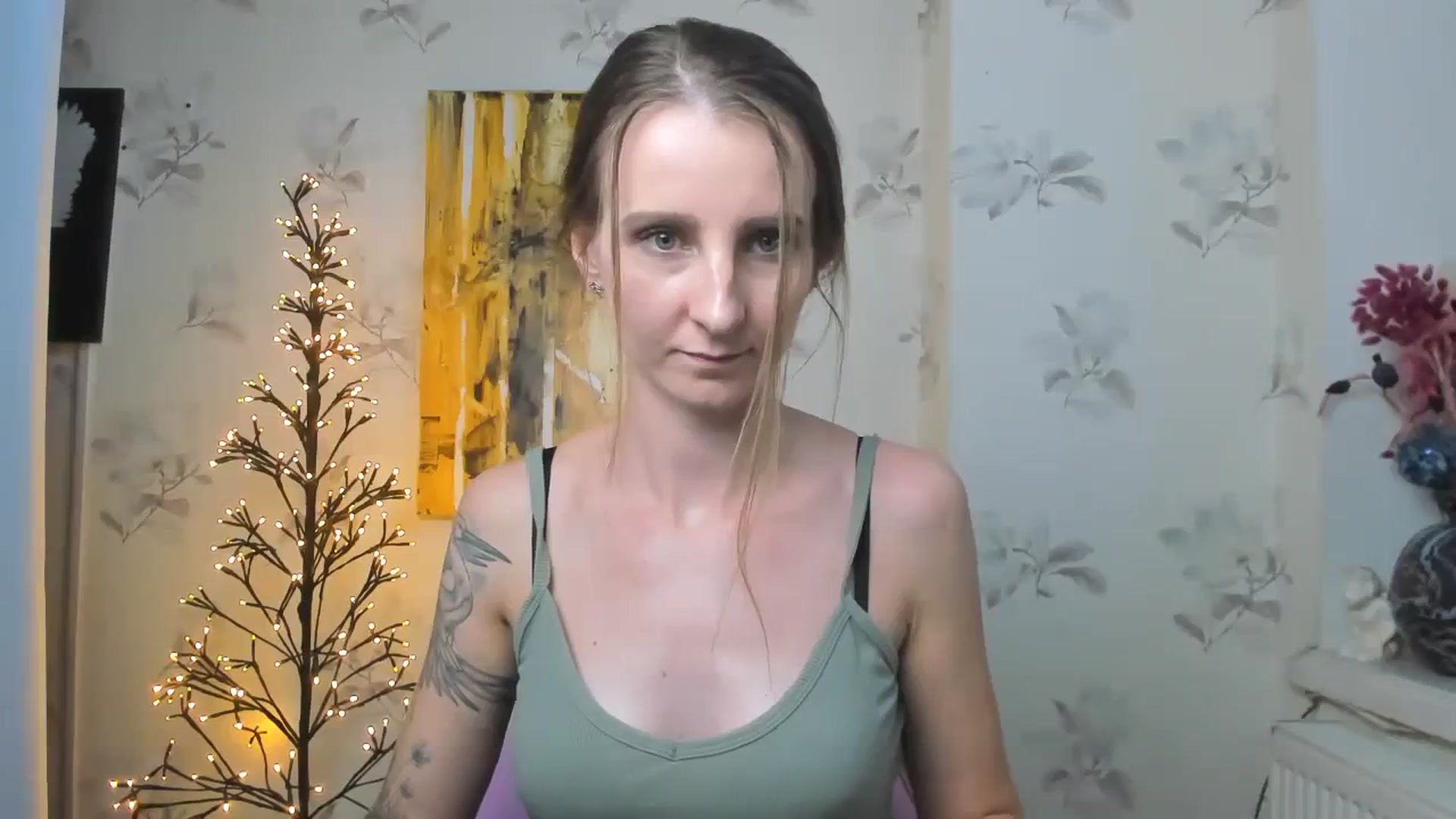 Gallery image thumbnail from ChristinaVi's myfreecams stream on, 10/24/2023, 12:09 image 16 of 20