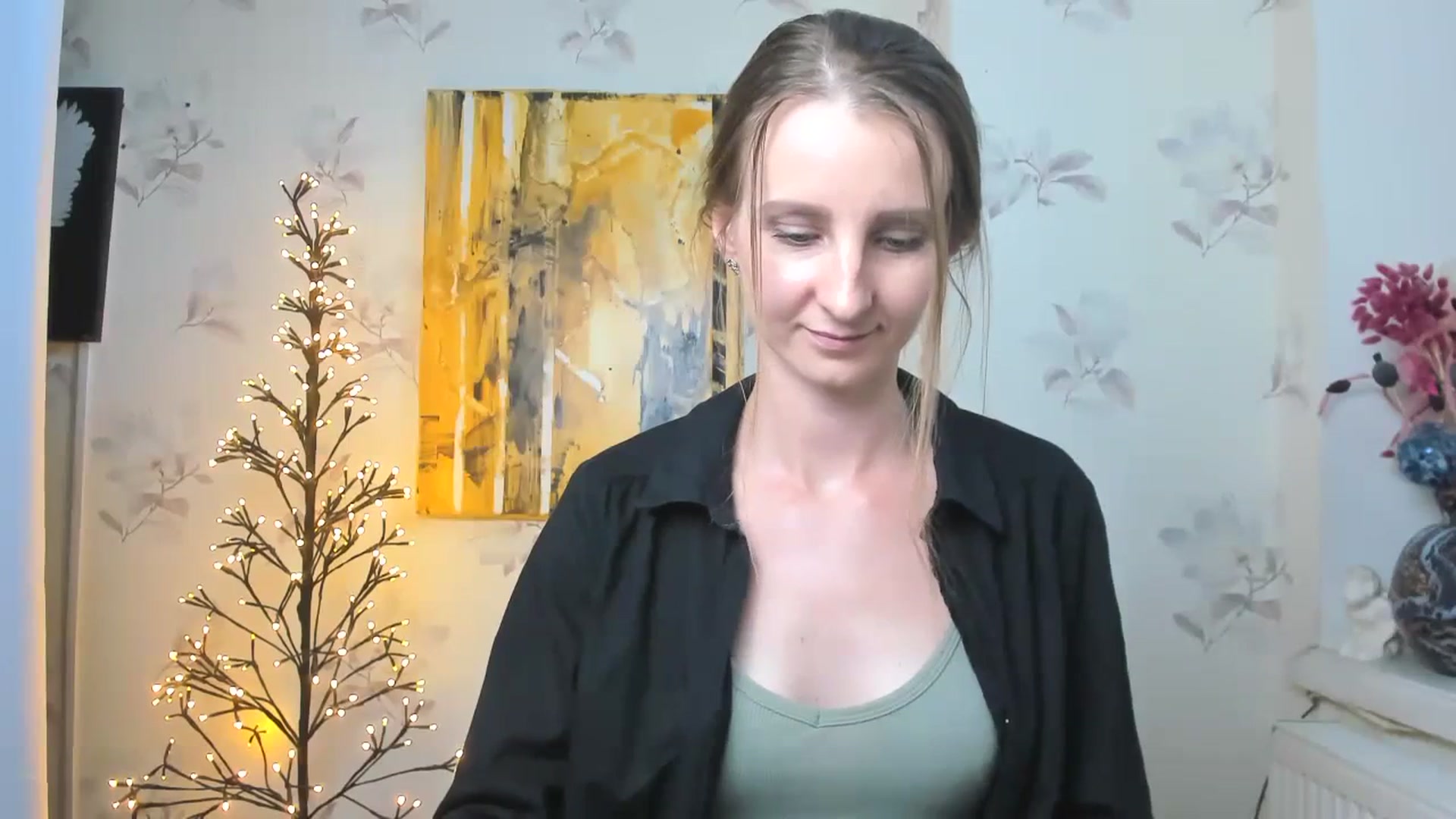 Gallery image thumbnail from ChristinaVi's myfreecams stream on, 10/24/2023, 12:09 image 5 of 20