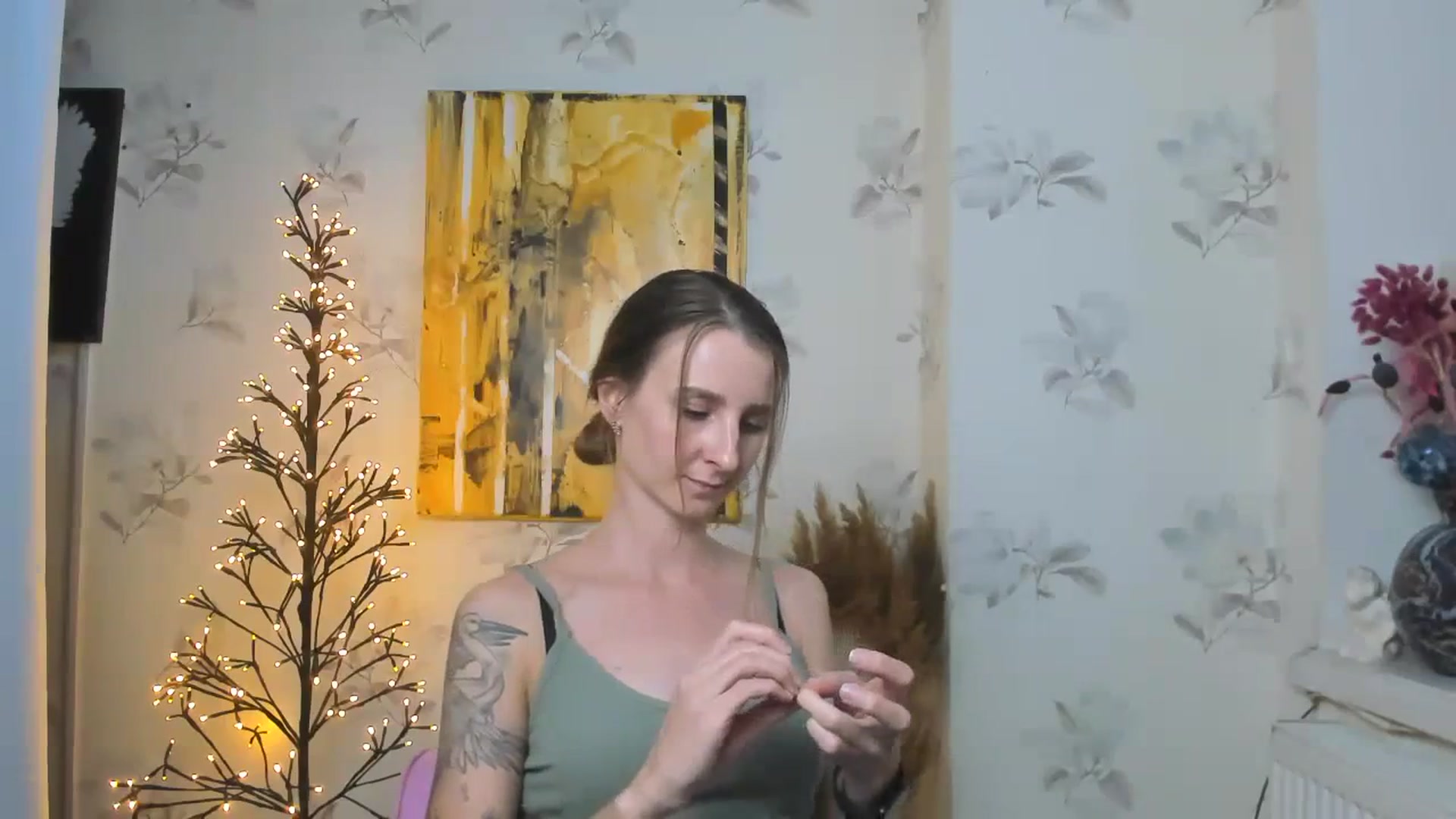 Gallery image thumbnail from ChristinaVi's myfreecams stream on, 10/24/2023, 12:09 image 11 of 20