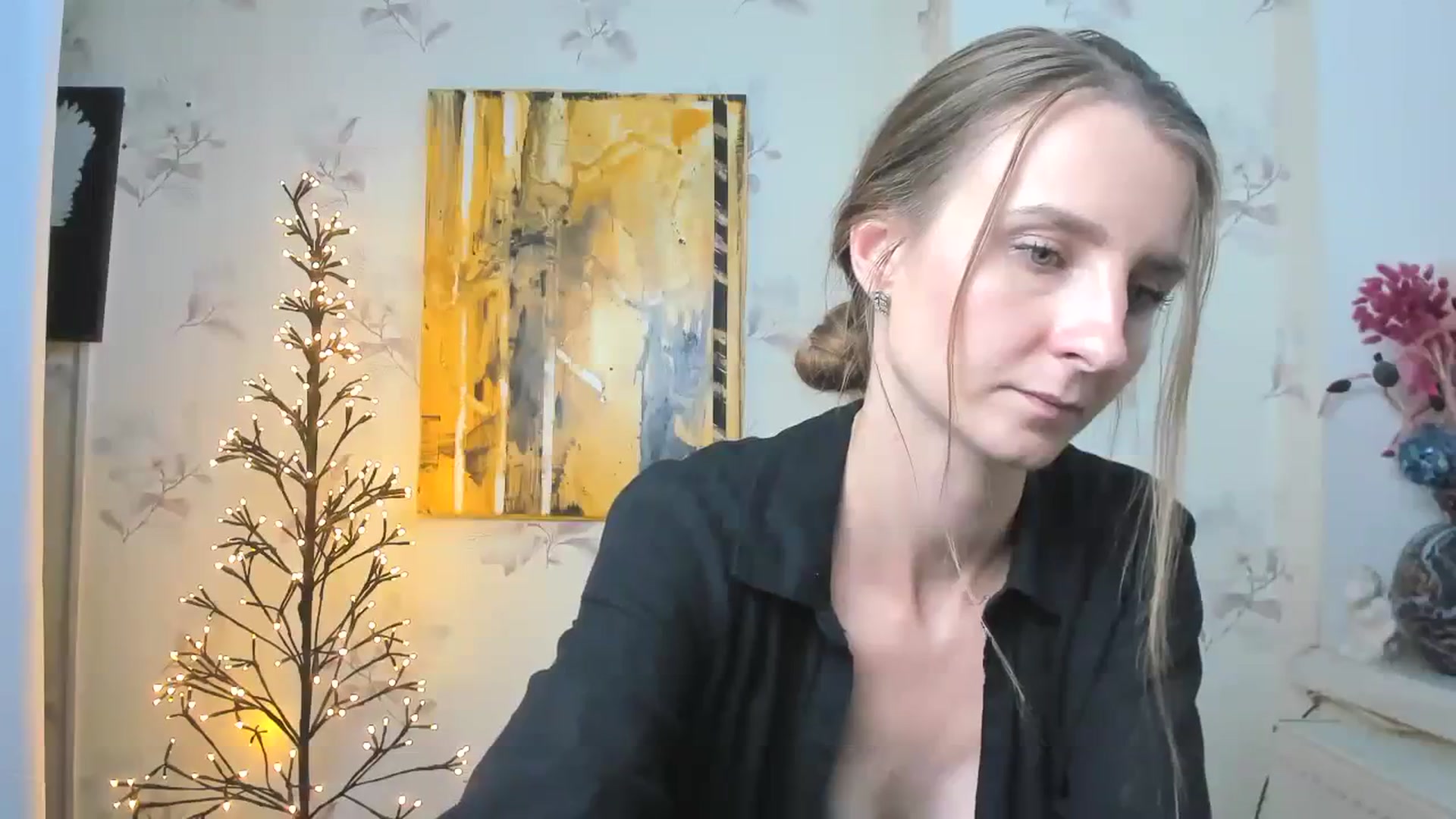 Gallery image thumbnail from ChristinaVi's myfreecams stream on, 10/24/2023, 12:09 image 4 of 20