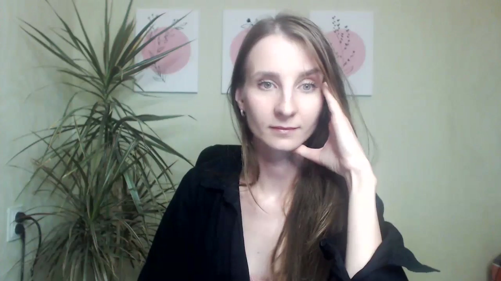 Gallery image thumbnail from ChristinaVi's myfreecams stream on, 10/26/2023, 15:31 image 8 of 20