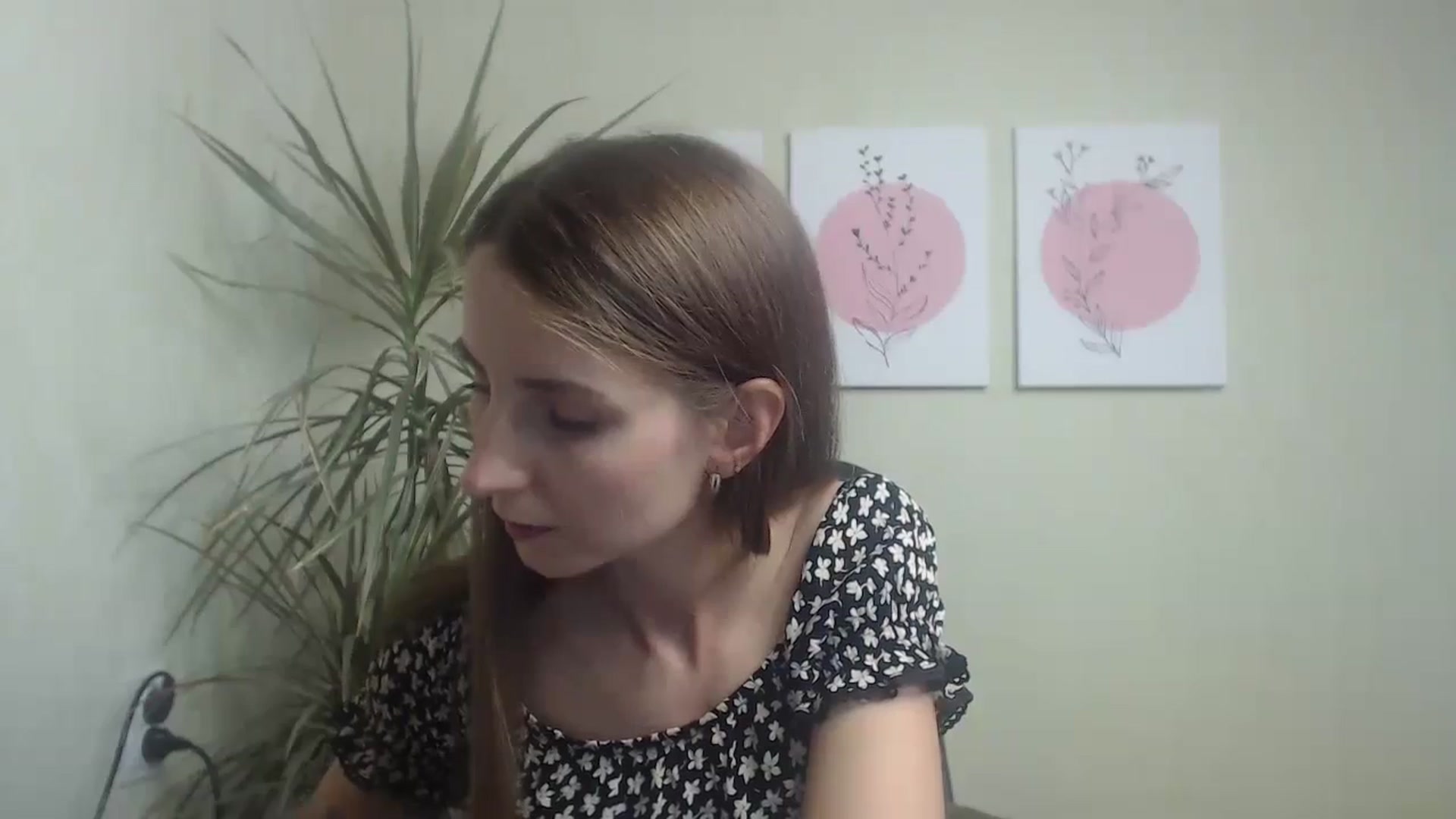 Gallery image thumbnail from ChristinaVi's myfreecams stream on, 10/31/2023, 11:01 image 5 of 20