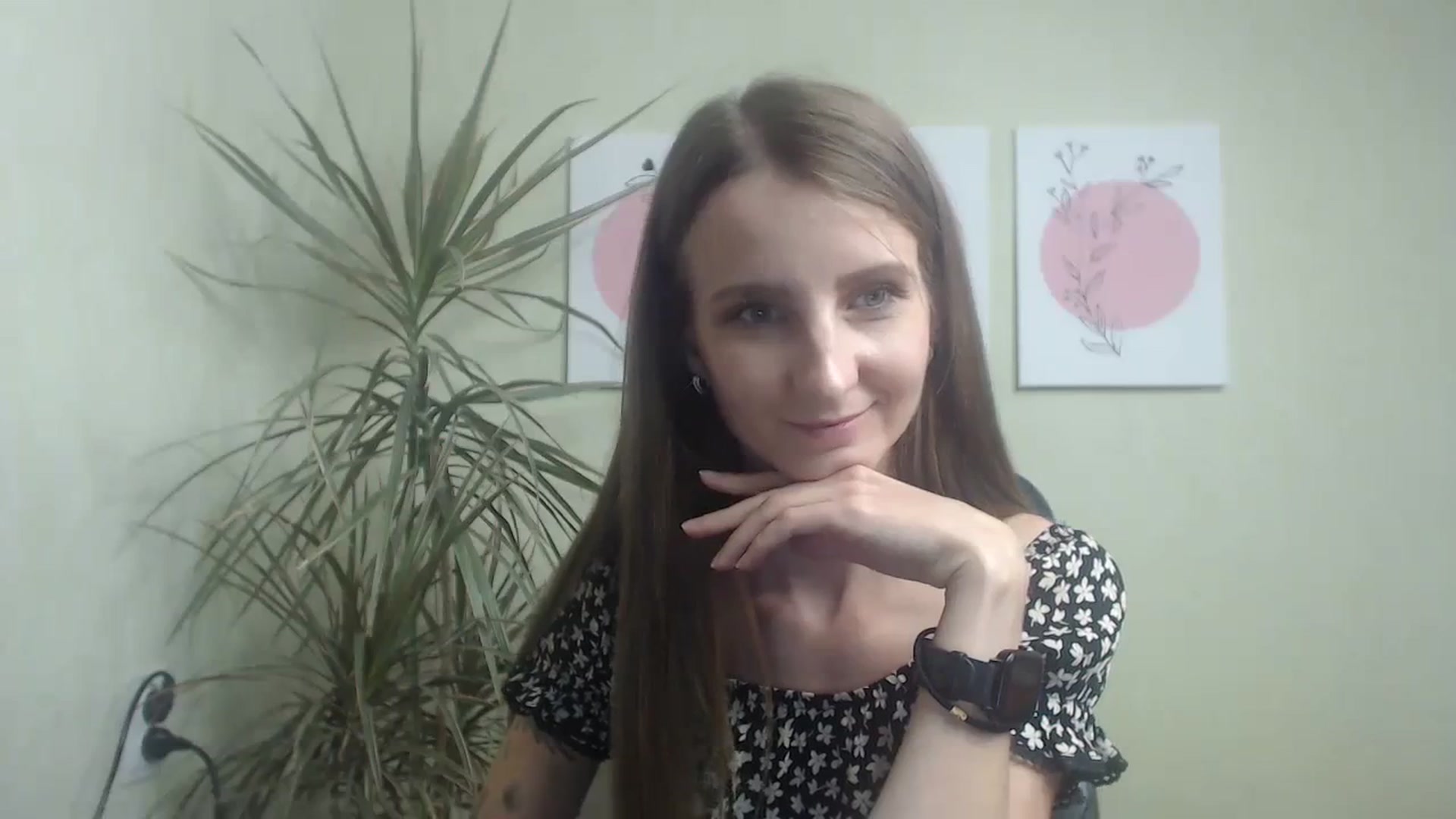 Gallery image thumbnail from ChristinaVi's myfreecams stream on, 10/31/2023, 12:14 image 19 of 20