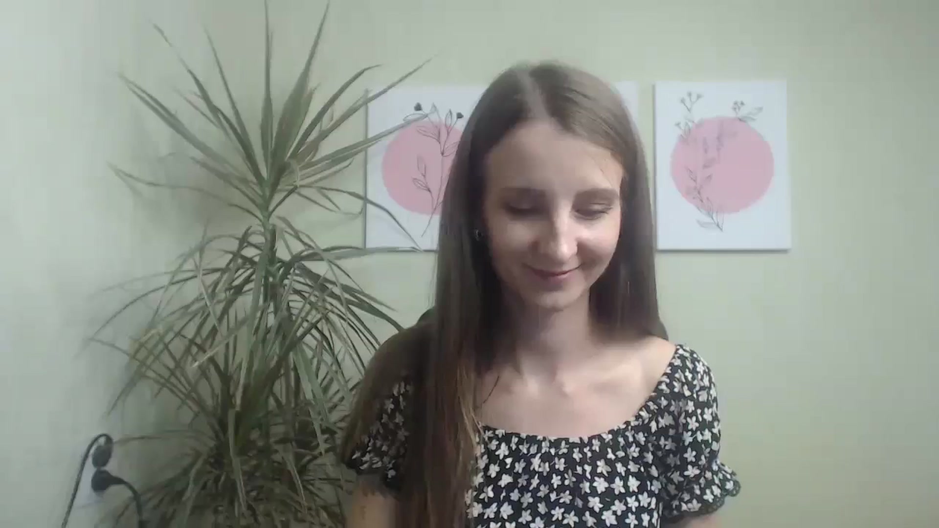 Gallery image thumbnail from ChristinaVi's myfreecams stream on, 10/31/2023, 12:14 image 10 of 20