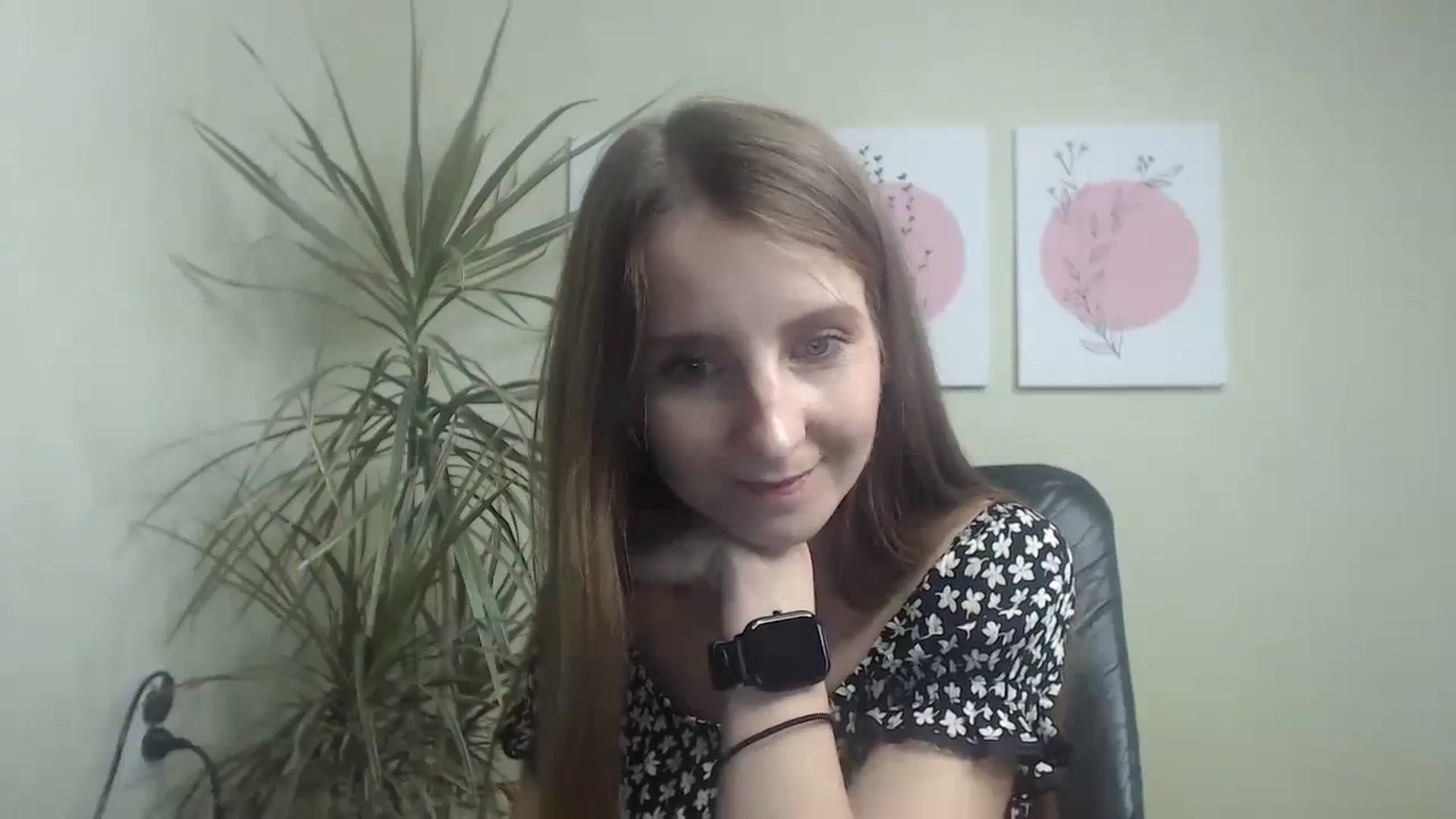 Gallery image thumbnail from ChristinaVi's myfreecams stream on, 10/31/2023, 12:39 image 2 of 20