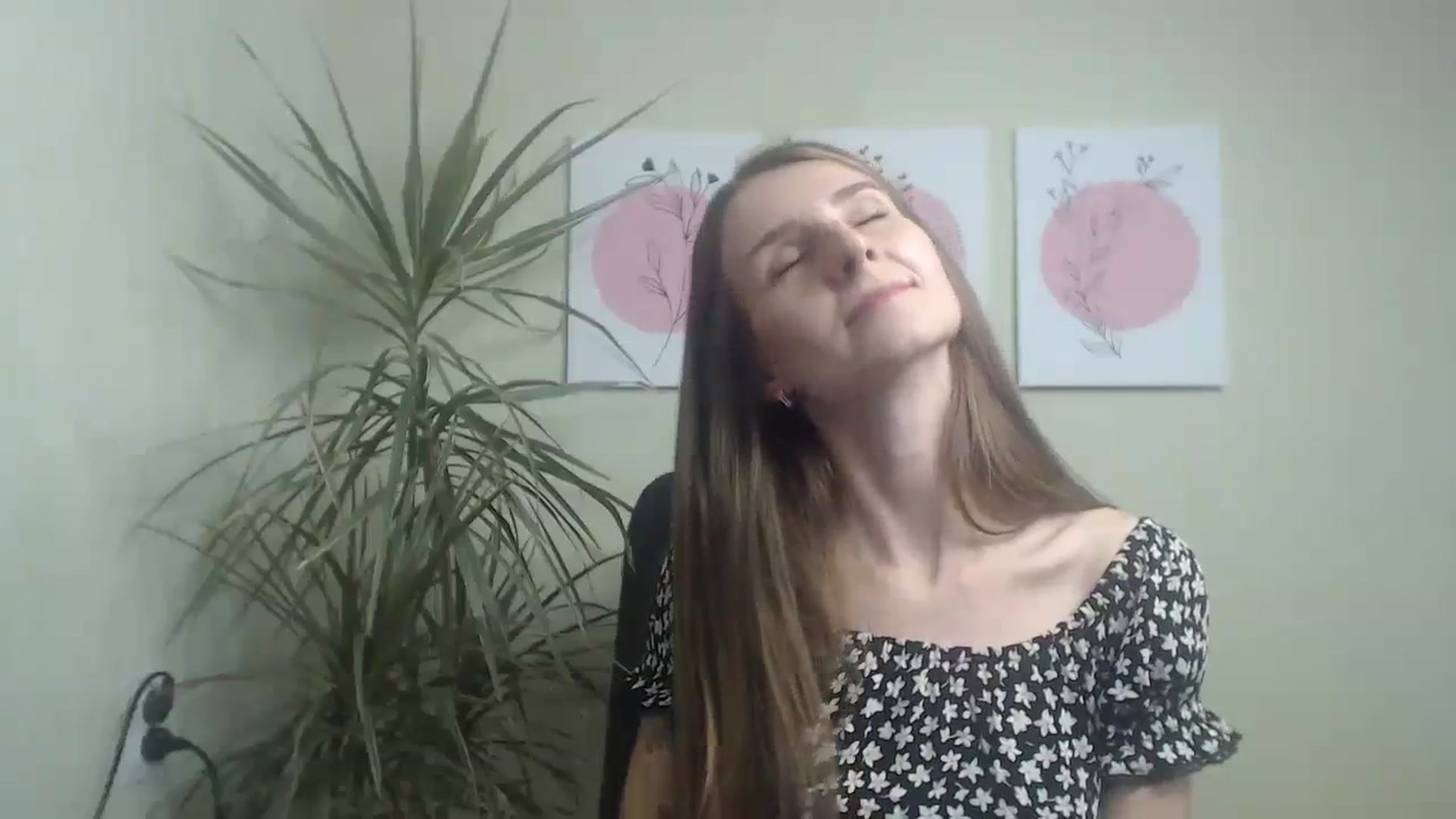 Gallery image thumbnail from ChristinaVi's myfreecams stream on, 10/31/2023, 12:39 image 6 of 20