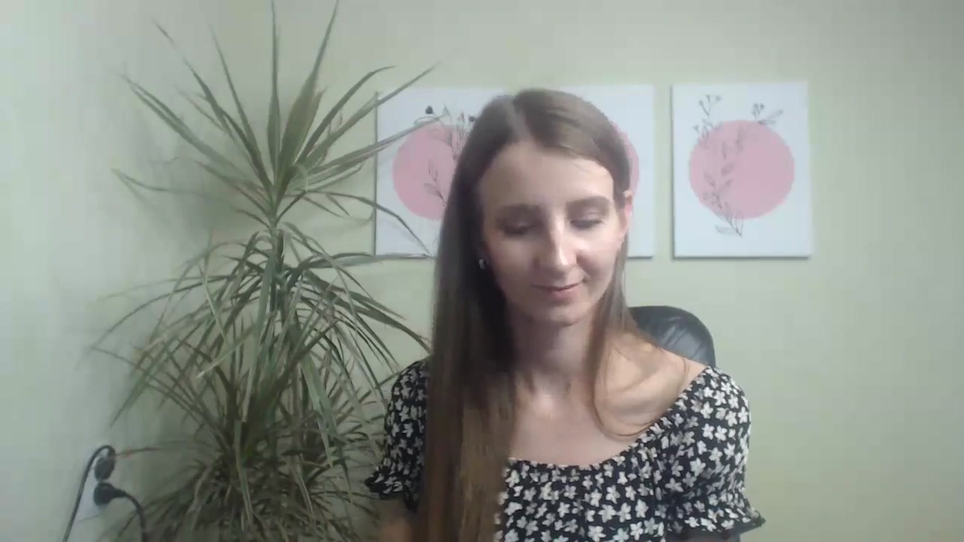 Gallery image thumbnail from ChristinaVi's myfreecams stream on, 10/31/2023, 12:39 image 17 of 20