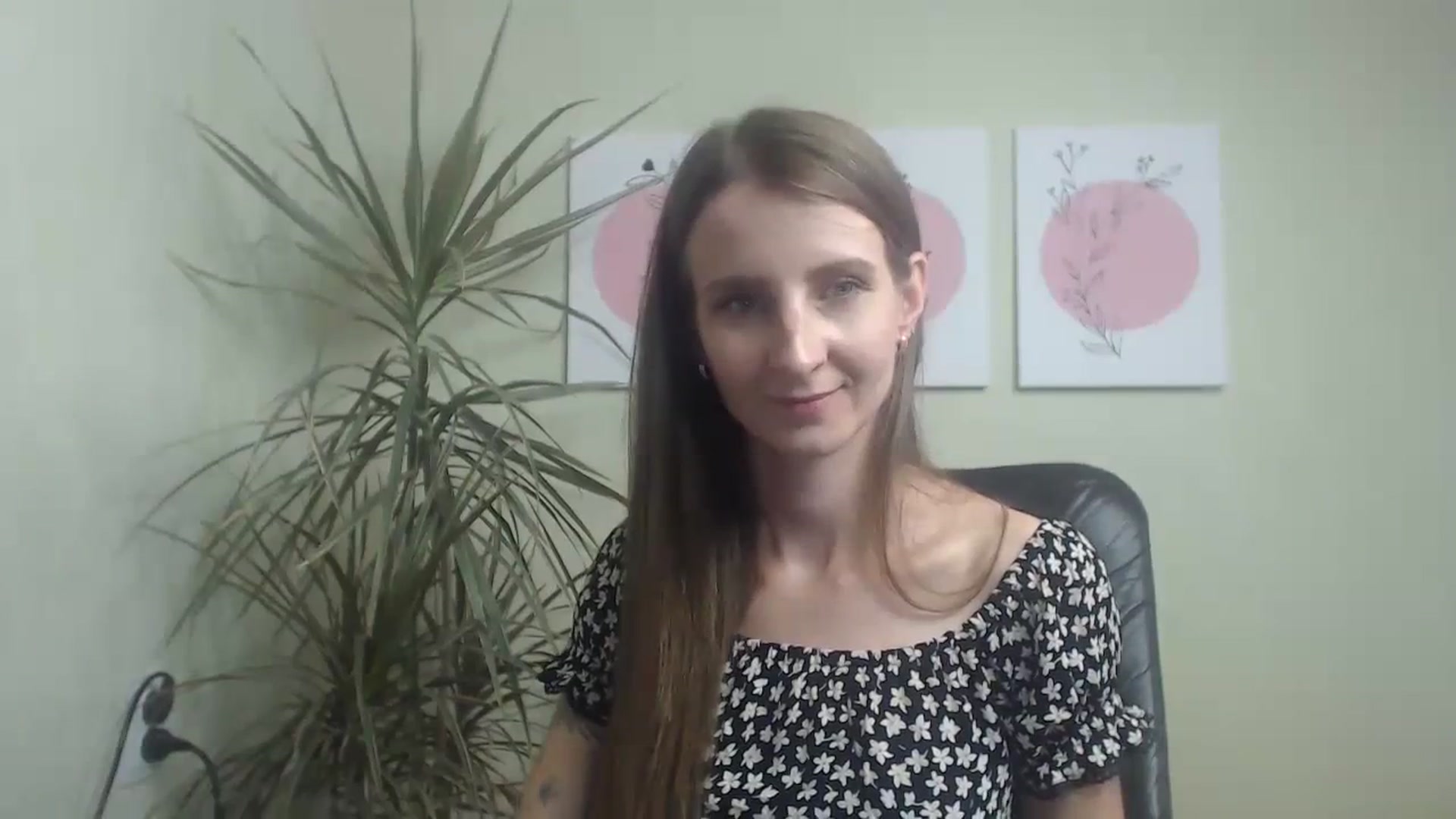 Gallery image thumbnail from ChristinaVi's myfreecams stream on, 10/31/2023, 12:39 image 14 of 20