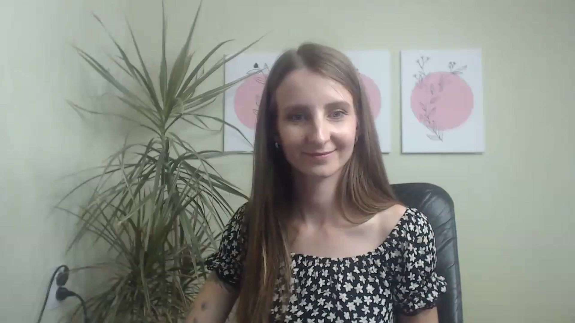 Gallery image thumbnail from ChristinaVi's myfreecams stream on, 10/31/2023, 12:39 image 5 of 20