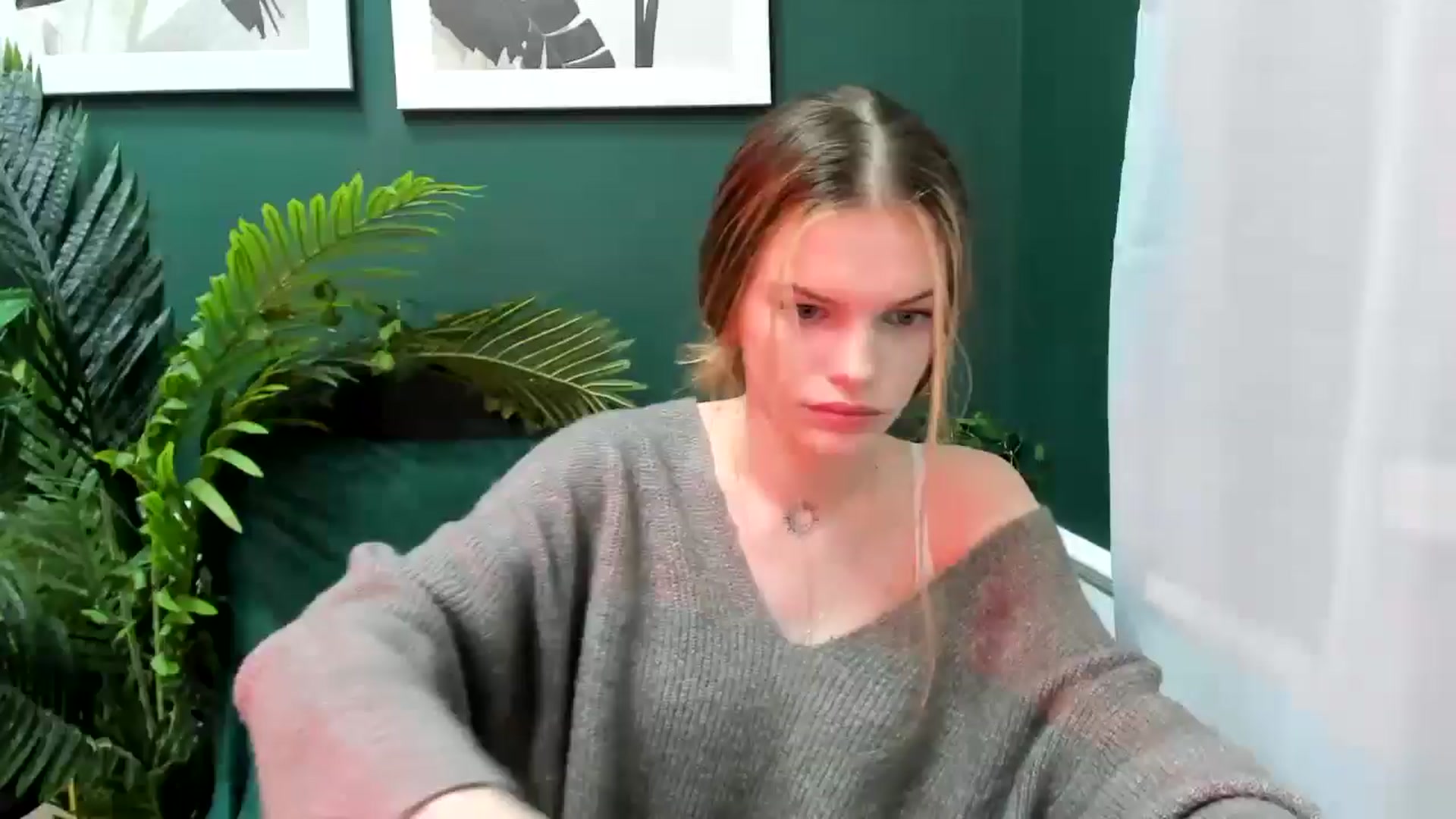 Gallery image thumbnail from ChristinaWave's myfreecams stream on, 12/12/2025, 10:43 image 16 of 20