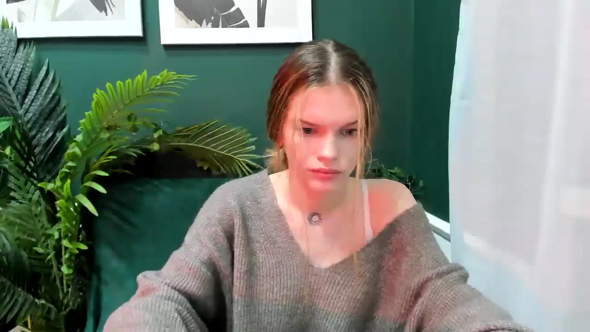 Gallery image thumbnail from ChristinaWave's myfreecams stream on, 12/12/2025, 10:43 image 17 of 20