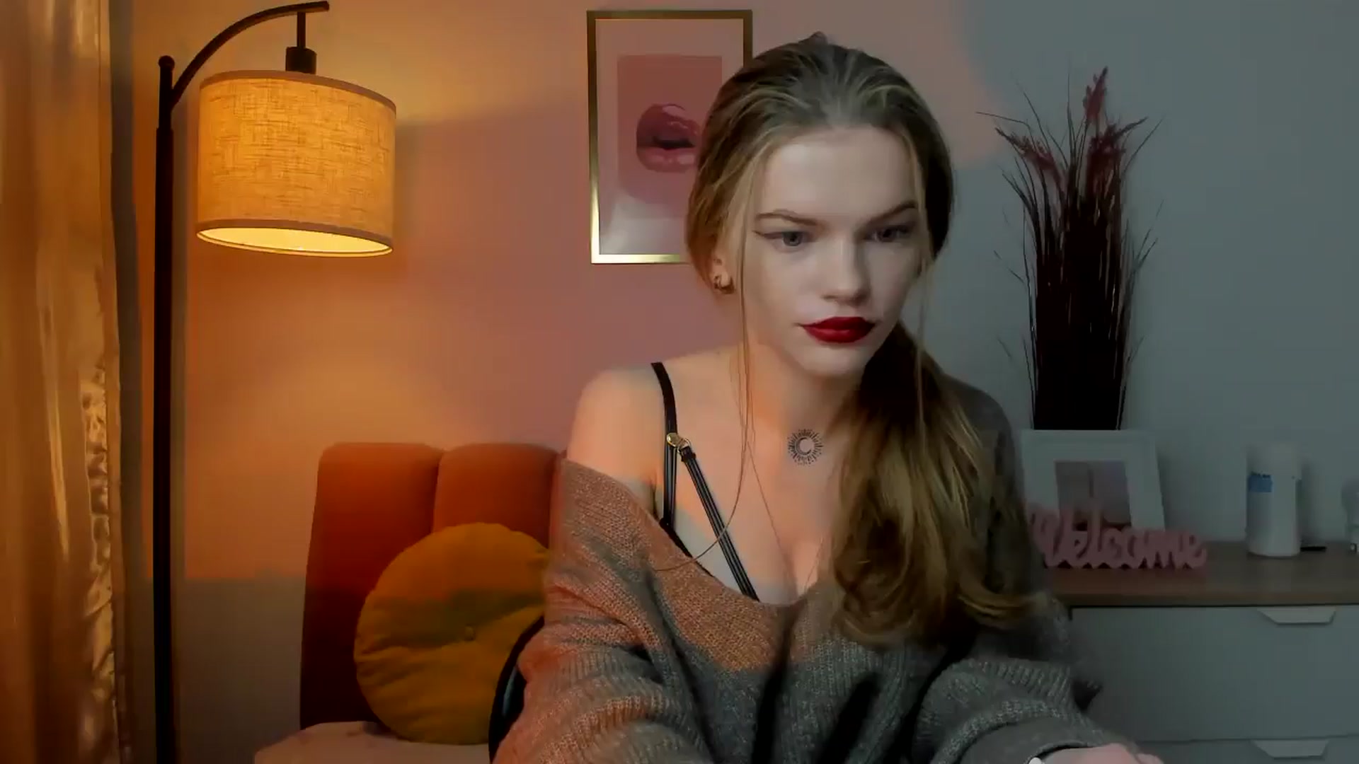Gallery image thumbnail from ChristinaWave's myfreecams stream on, 12/13/2025, 11:27 image 1 of 20
