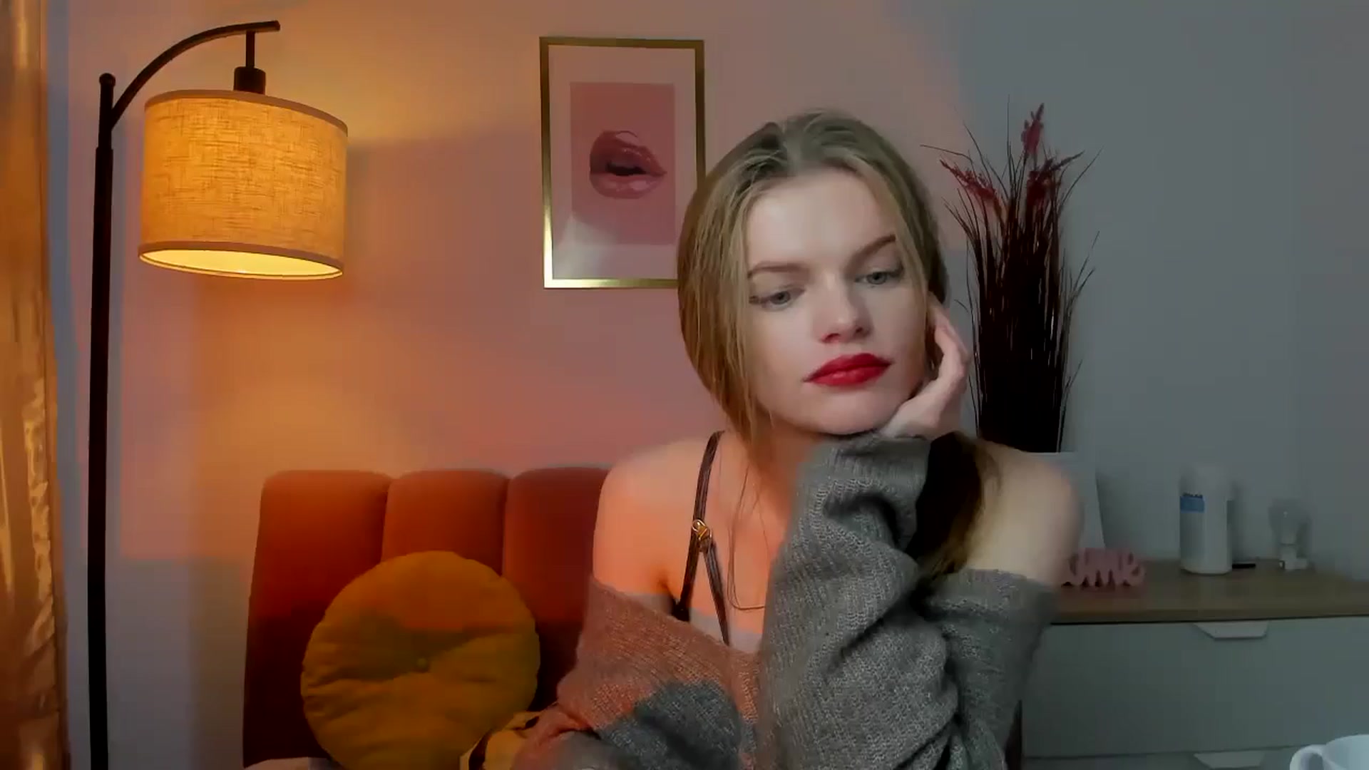 Gallery image thumbnail from ChristinaWave's myfreecams stream on, 12/13/2025, 15:32 image 12 of 20