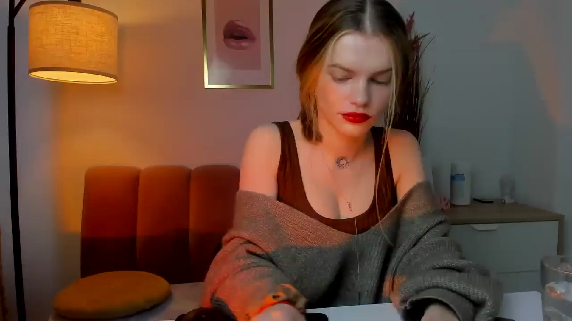 Gallery image thumbnail from ChristinaWave's myfreecams stream on, 12/14/2025, 09:42 image 1 of 20