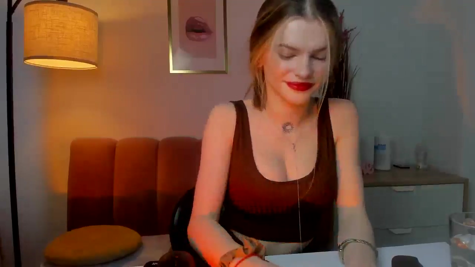 Gallery image thumbnail from ChristinaWave's myfreecams stream on, 12/14/2025, 09:42 image 14 of 20