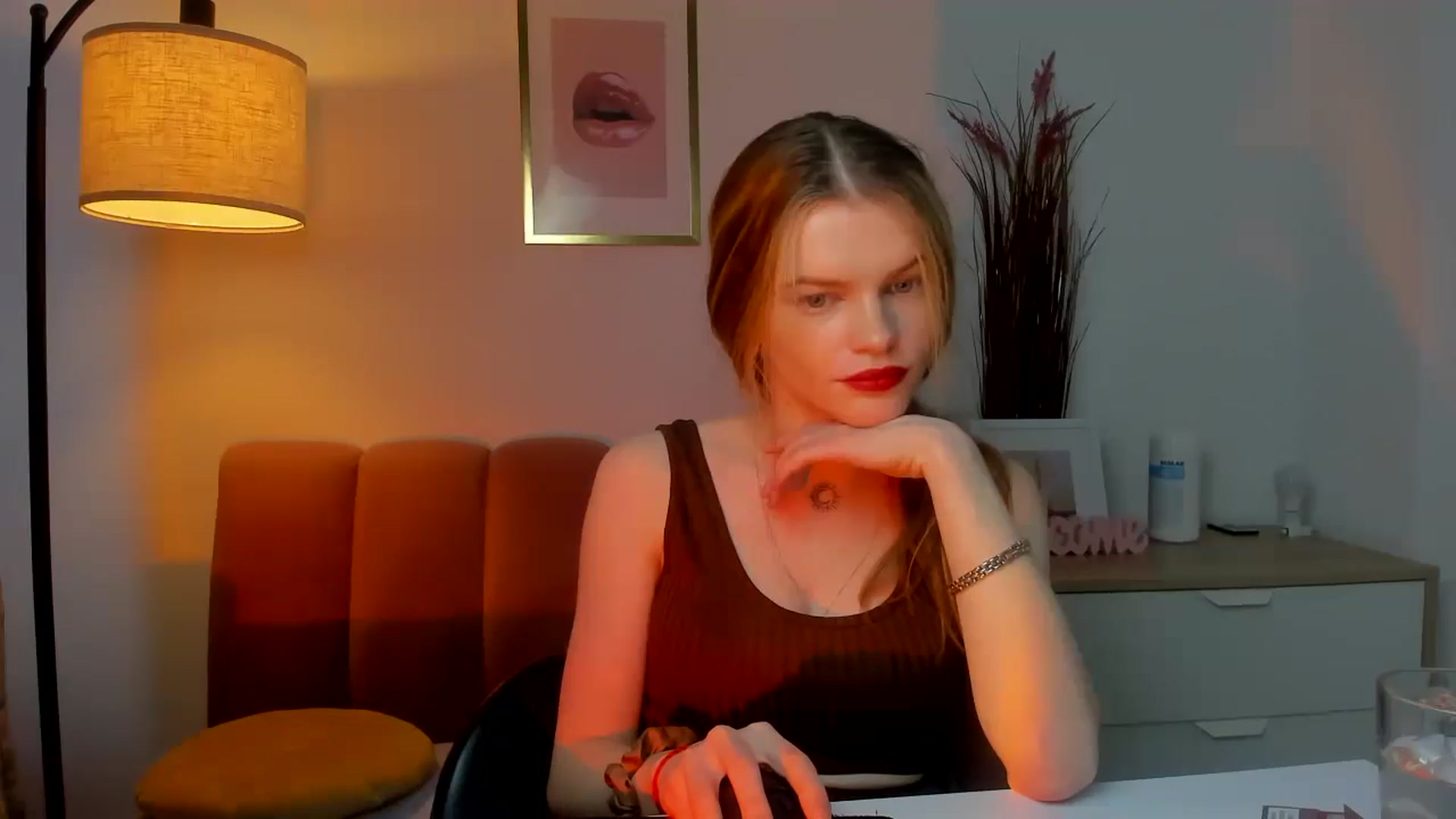 Gallery image thumbnail from ChristinaWave's myfreecams stream on, 12/14/2025, 12:14 image 4 of 20