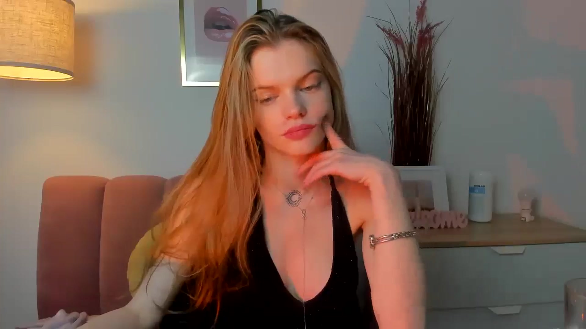 Gallery image thumbnail from ChristinaWave's myfreecams stream on, 12/16/2025, 16:33 image 11 of 20