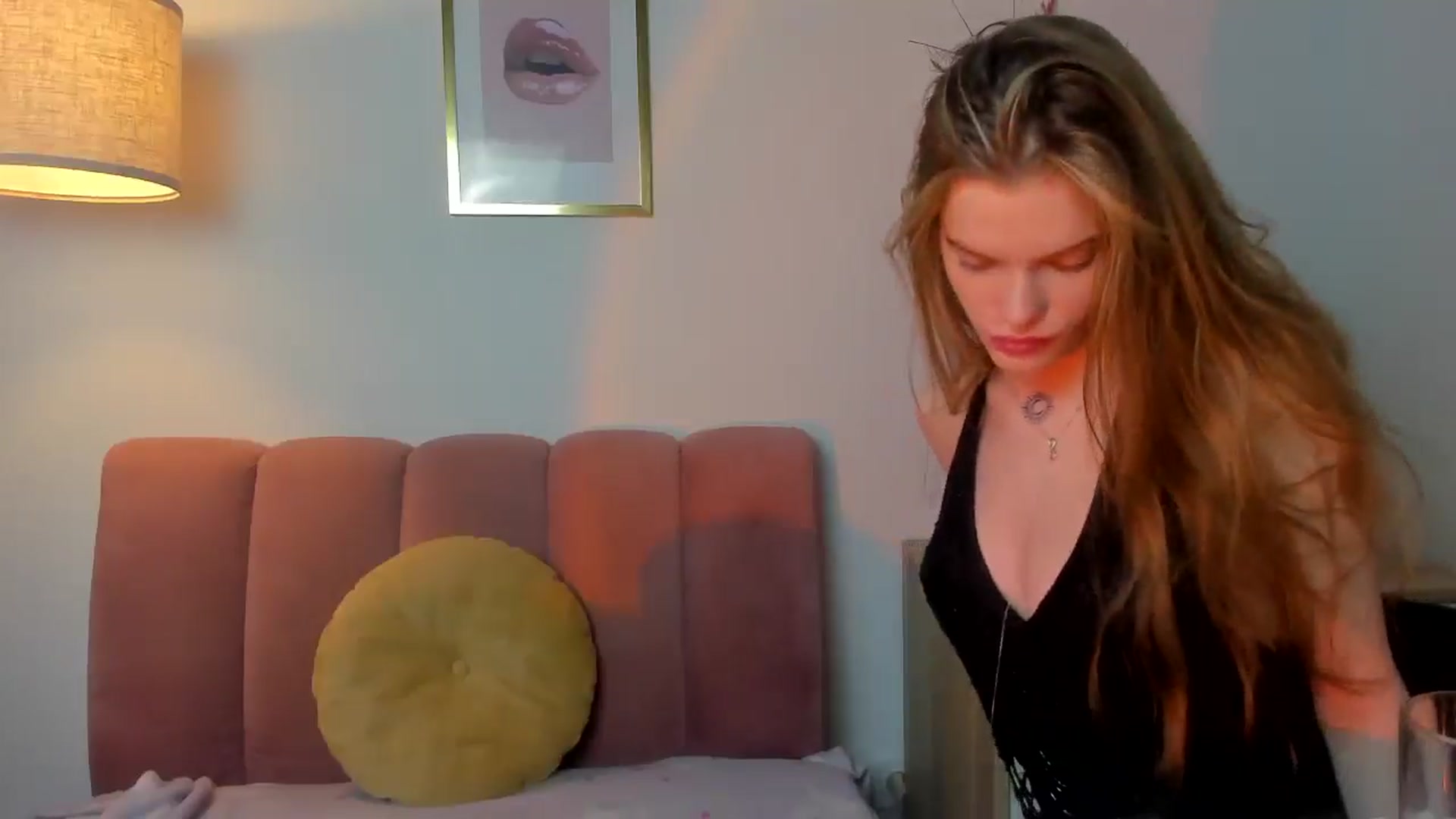 Gallery image thumbnail from ChristinaWave's myfreecams stream on, 12/16/2025, 16:33 image 8 of 20