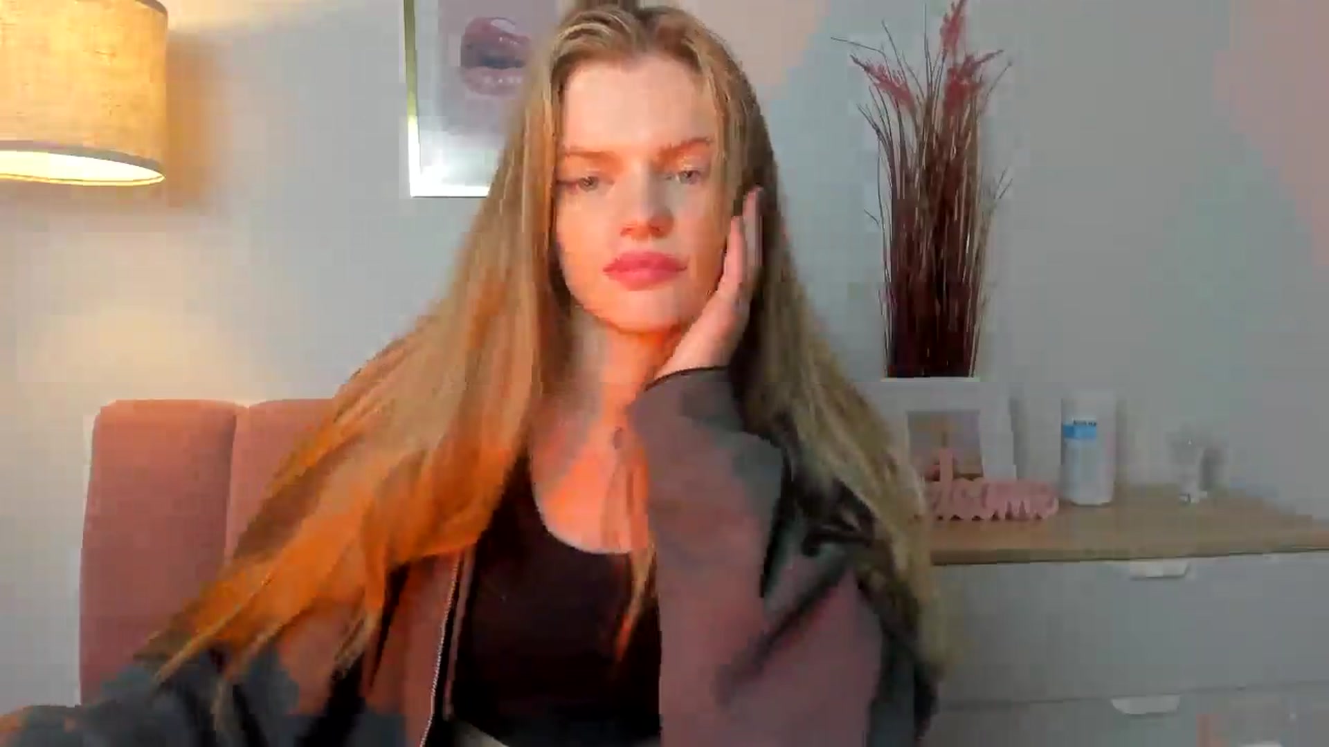 Gallery image thumbnail from ChristinaWave's myfreecams stream on, 12/16/2025, 17:35 image 17 of 20