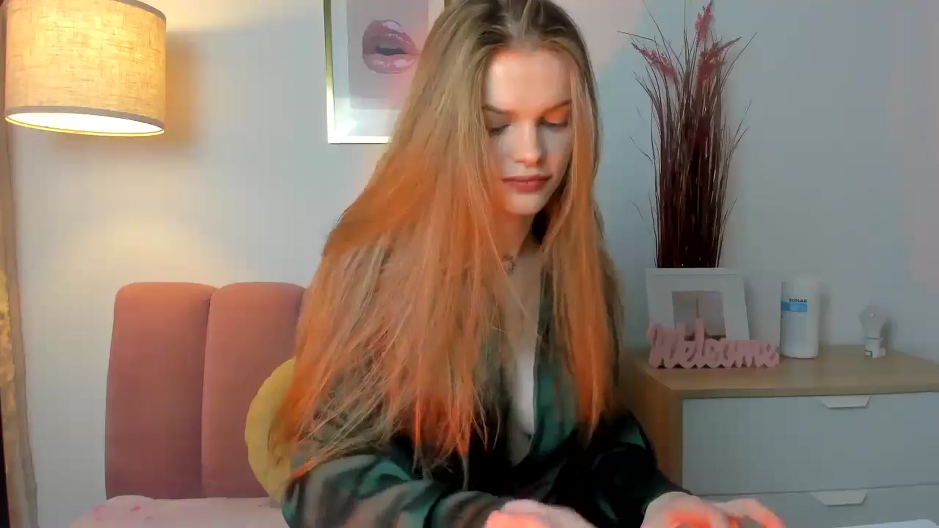 Gallery image thumbnail from ChristinaWave's myfreecams stream on, 12/17/2025, 12:33 image 18 of 20
