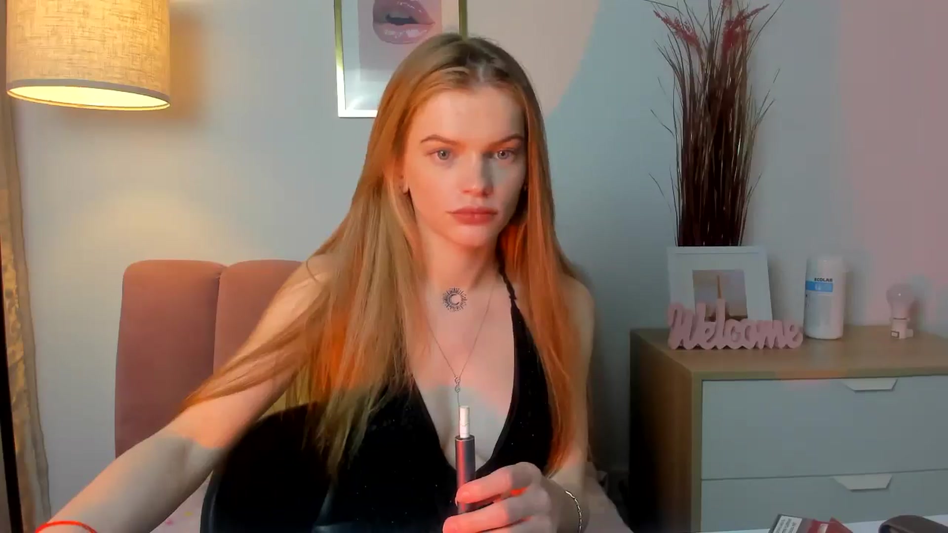 Gallery image thumbnail from ChristinaWave's myfreecams stream on, 12/17/2025, 14:26 image 4 of 20