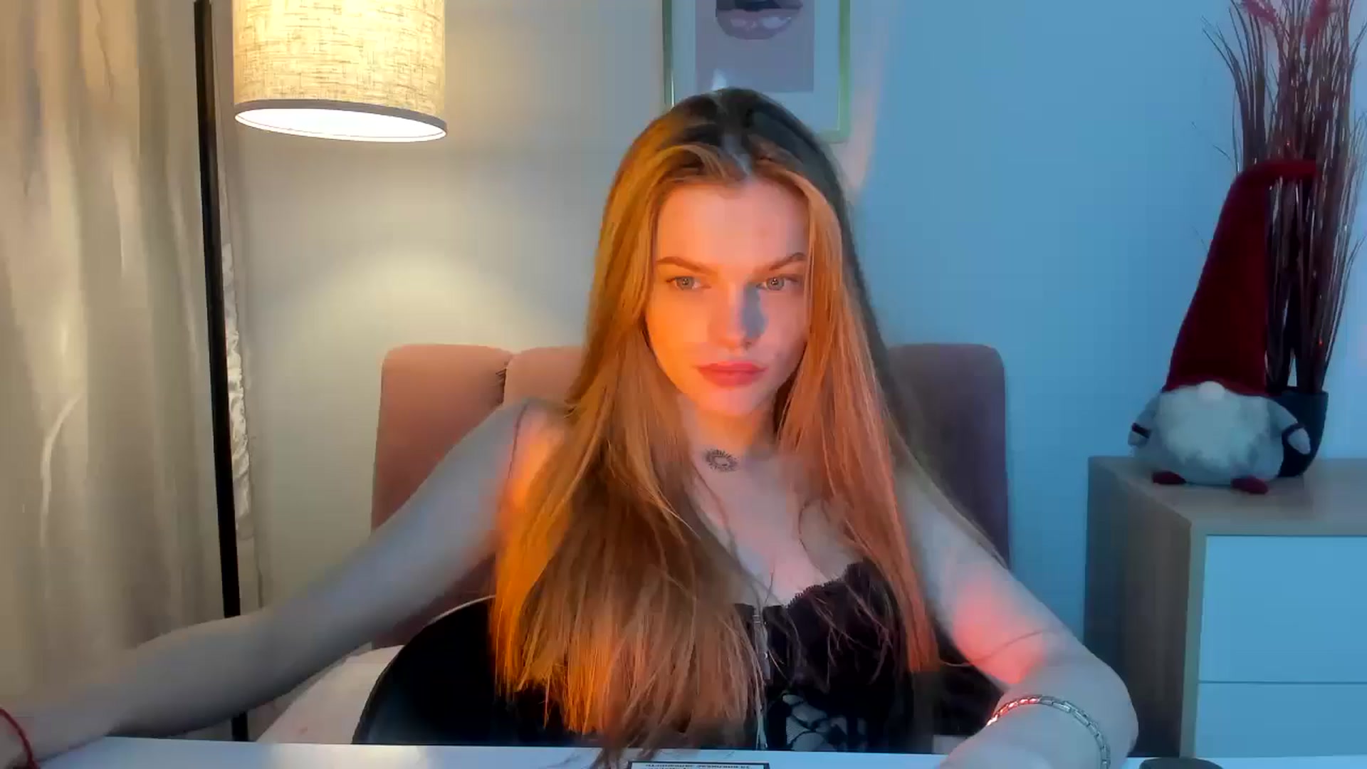 Gallery image thumbnail from ChristinaWave's myfreecams stream on, 12/22/2025, 11:29 image 6 of 20