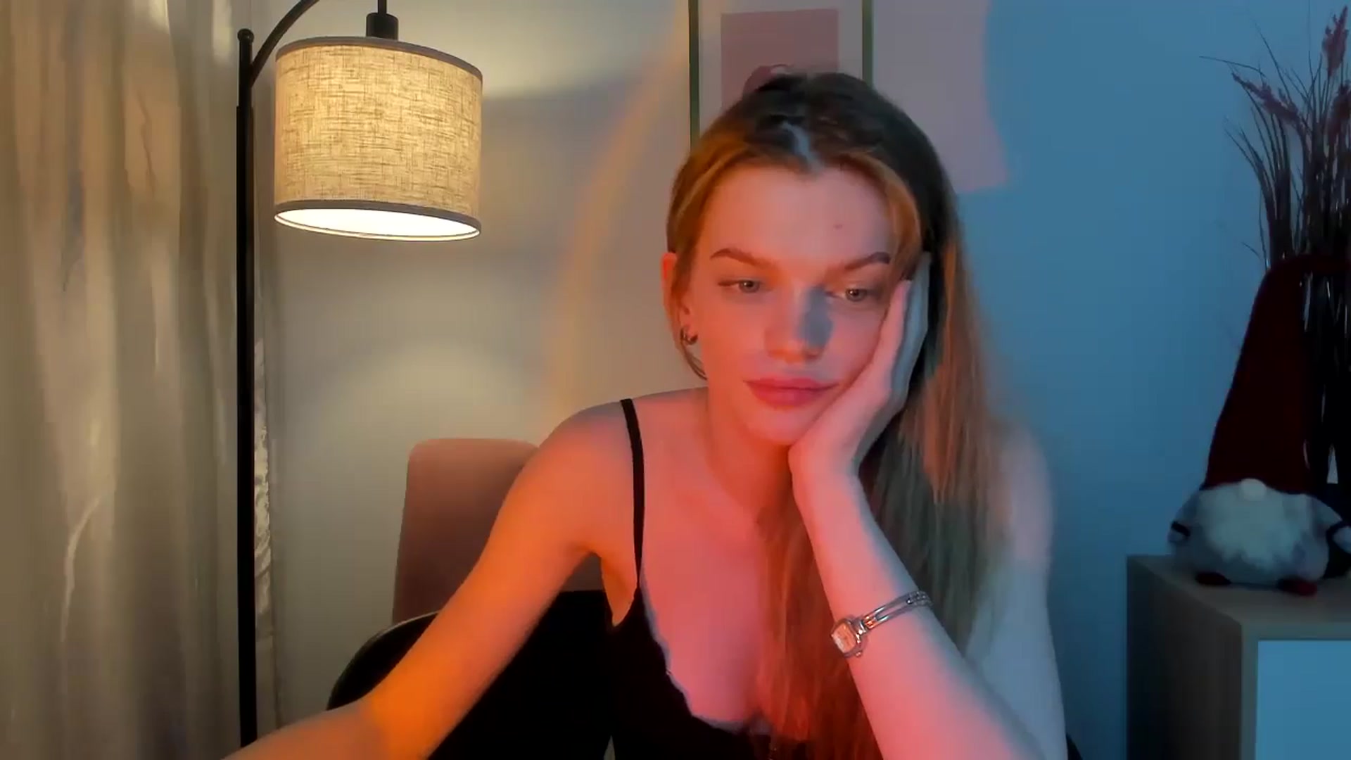 Gallery image thumbnail from ChristinaWave's myfreecams stream on, 12/22/2025, 12:40 image 11 of 20