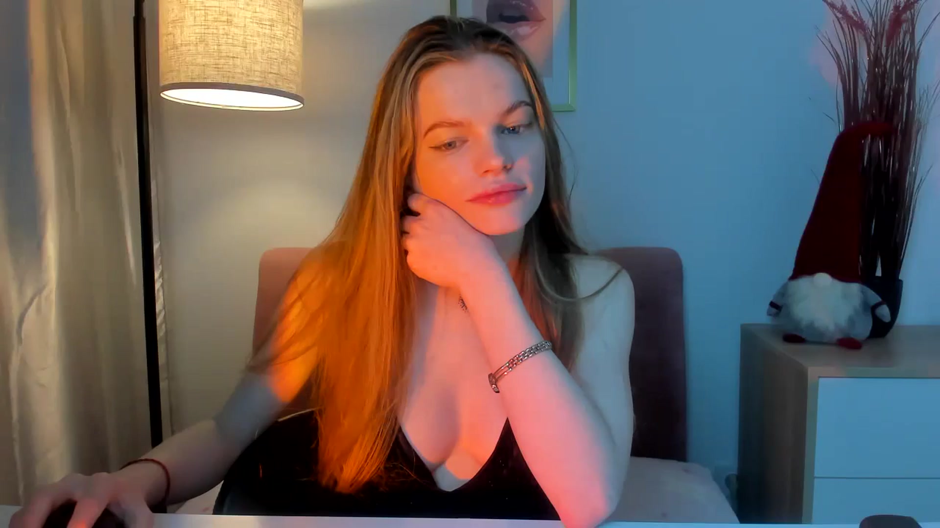Gallery image thumbnail from ChristinaWave's myfreecams stream on, 12/23/2025, 09:13 image 20 of 20