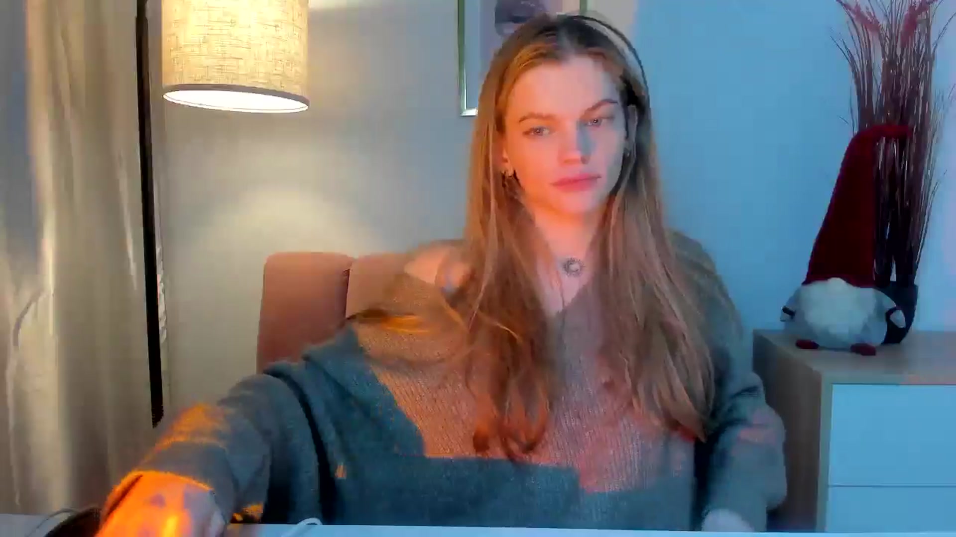 Gallery image thumbnail from ChristinaWave's myfreecams stream on, 12/23/2025, 11:53 image 5 of 20