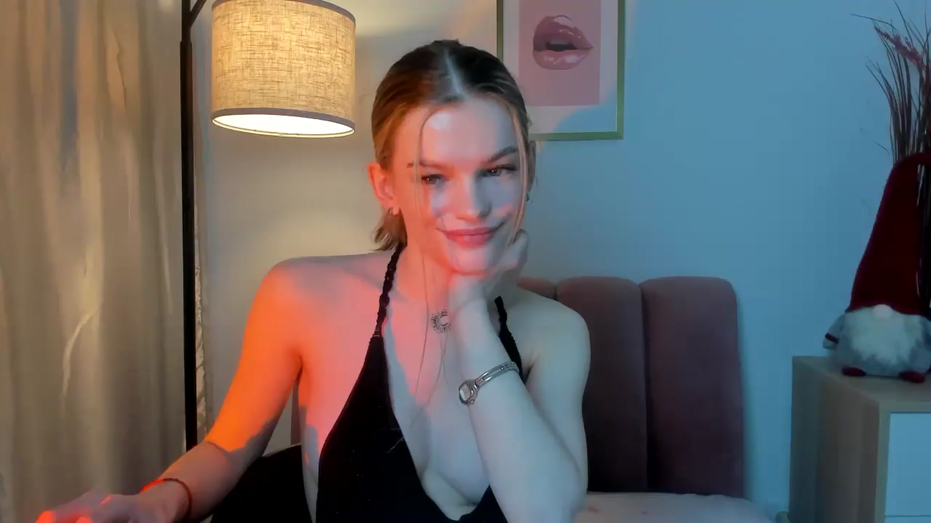 Gallery image thumbnail from ChristinaWave's myfreecams stream on, 12/25/2025, 10:40 image 10 of 20