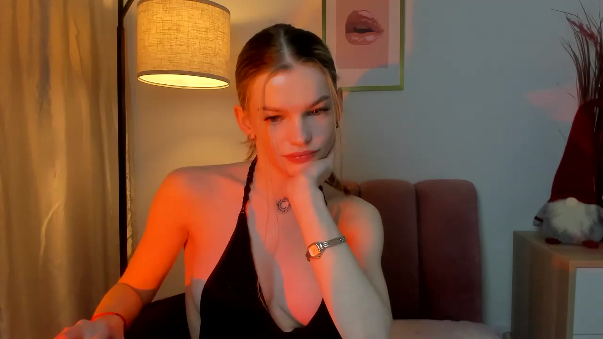 Gallery image thumbnail from ChristinaWave's myfreecams stream on, 12/25/2025, 10:40 image 2 of 20