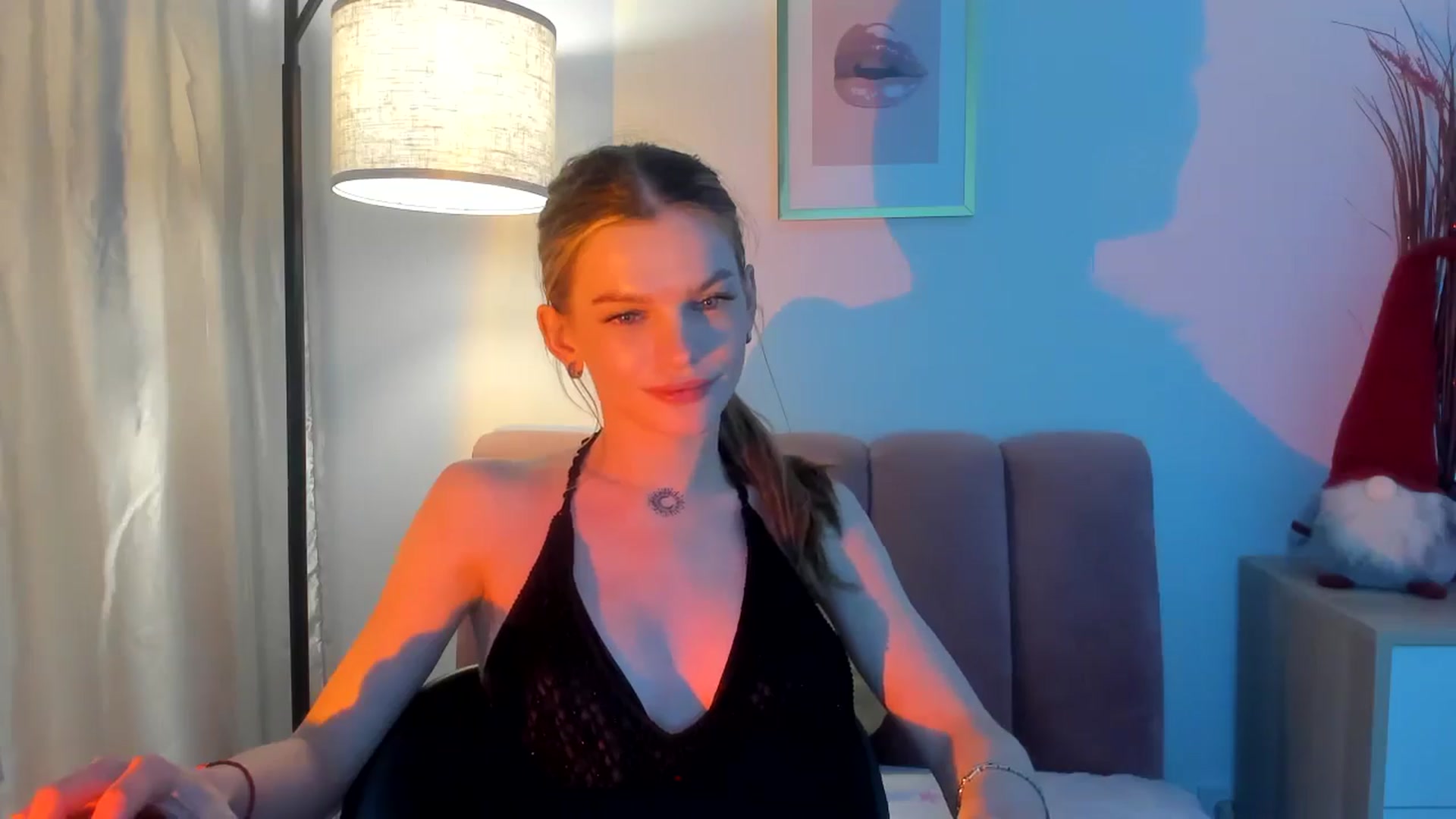Gallery image thumbnail from ChristinaWave's myfreecams stream on, 12/25/2025, 13:11 image 5 of 20