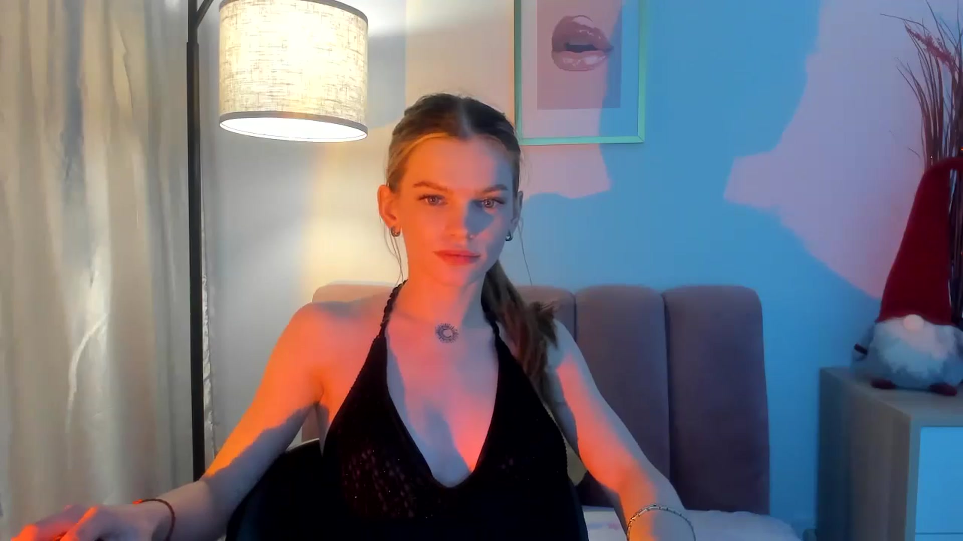 Gallery image thumbnail from ChristinaWave's myfreecams stream on, 12/25/2025, 13:11 image 6 of 20