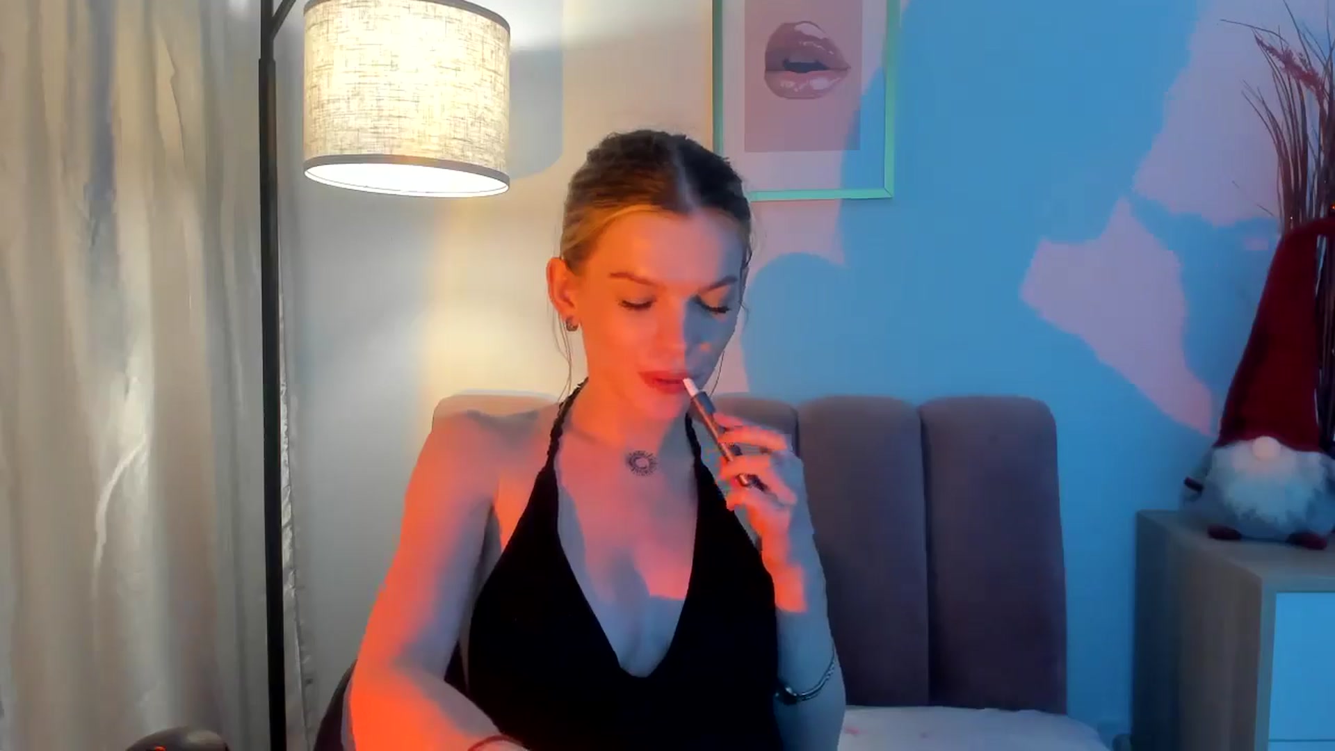 Gallery image thumbnail from ChristinaWave's myfreecams stream on, 12/25/2025, 13:11 image 9 of 20