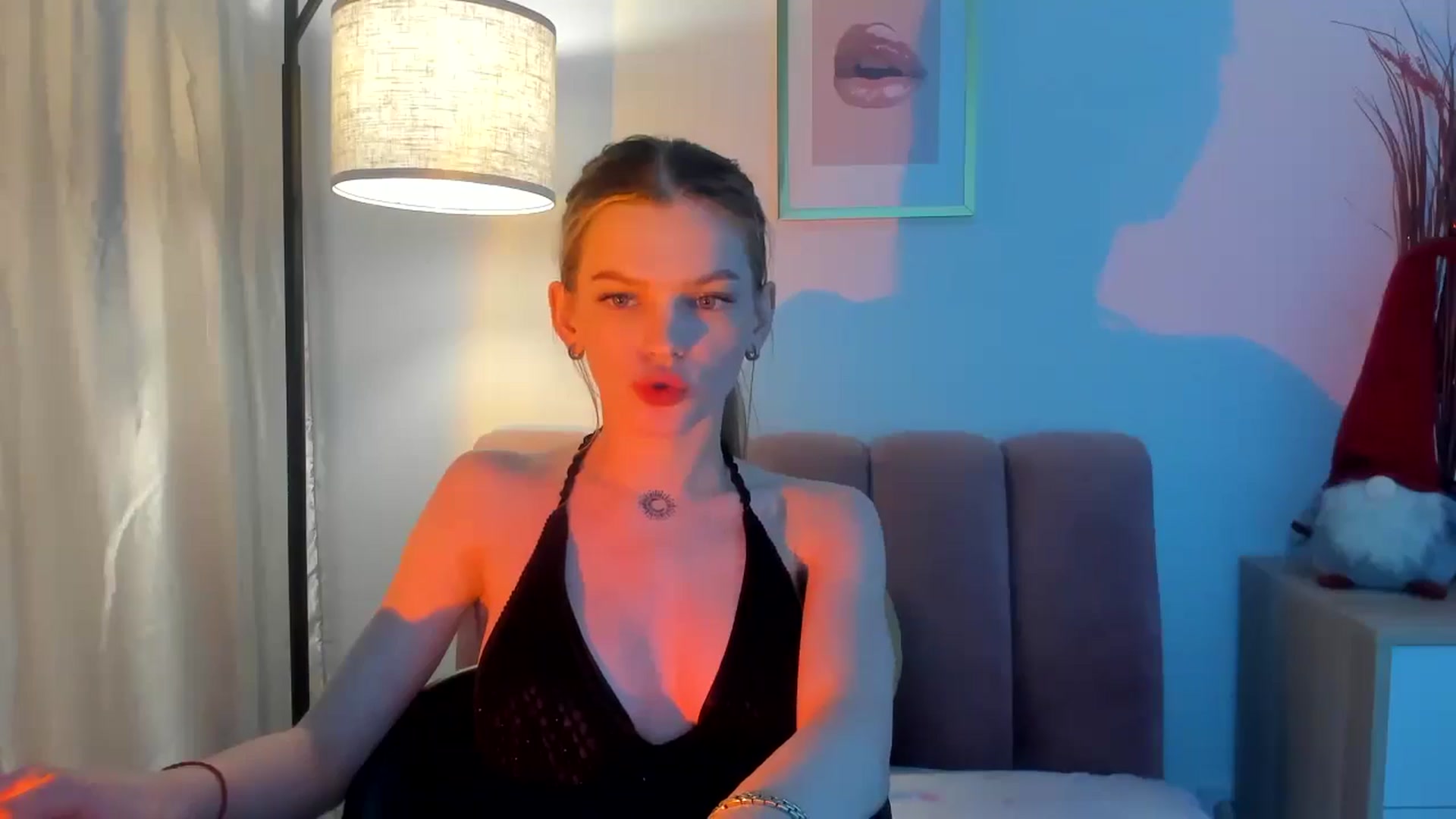 Gallery image thumbnail from ChristinaWave's myfreecams stream on, 12/25/2025, 13:11 image 2 of 20