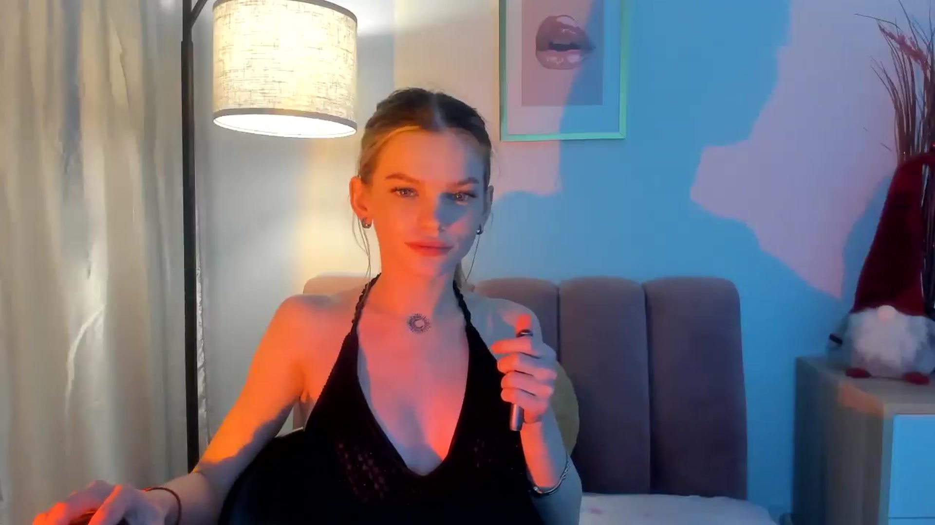 Gallery image thumbnail from ChristinaWave's myfreecams stream on, 12/25/2025, 13:11 image 7 of 20