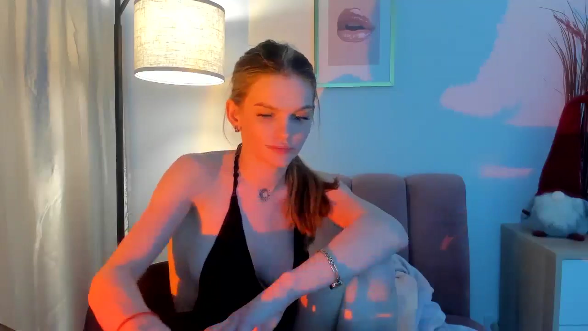 Gallery image thumbnail from ChristinaWave's myfreecams stream on, 12/25/2025, 16:35 image 12 of 20