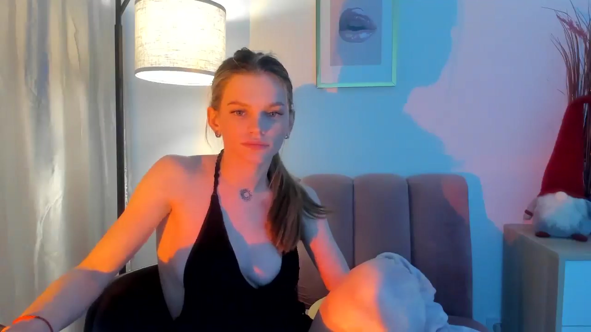 Gallery image thumbnail from ChristinaWave's myfreecams stream on, 12/25/2025, 16:35 image 15 of 20