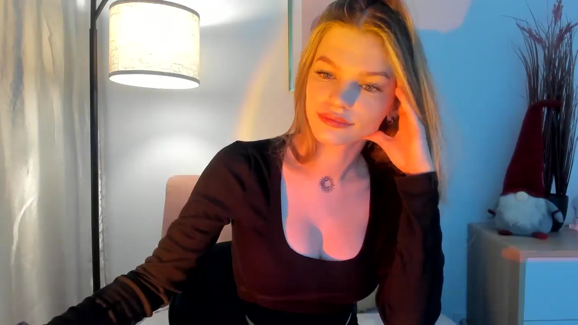 Gallery image thumbnail from ChristinaWave's myfreecams stream on, 12/27/2025, 11:13 image 6 of 20