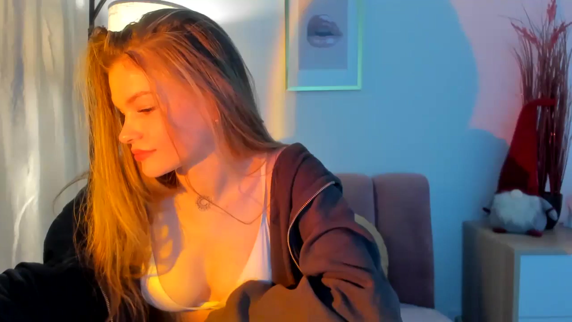 Gallery image thumbnail from ChristinaWave's myfreecams stream on, 12/27/2025, 13:39 image 6 of 20