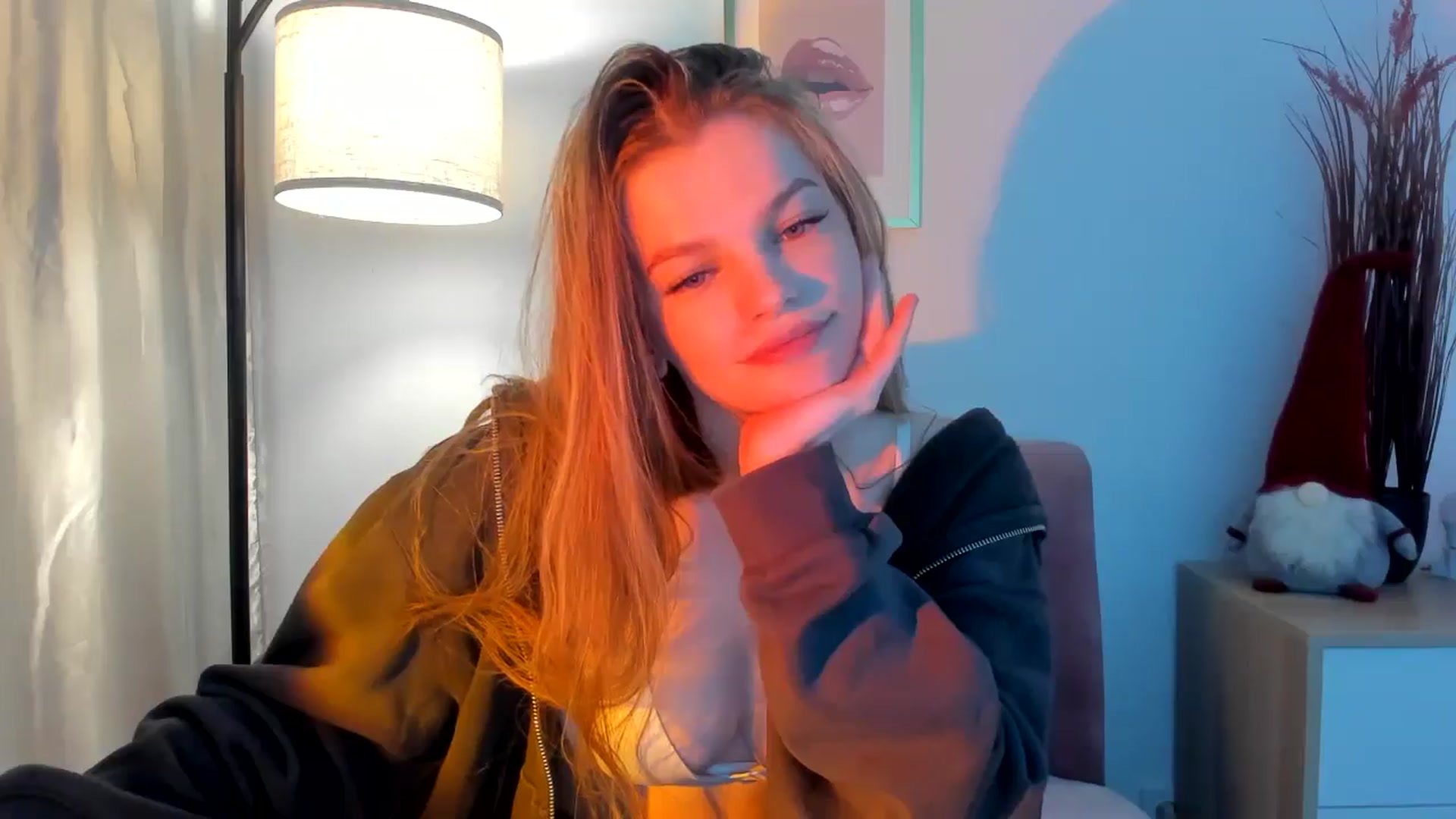 Gallery image thumbnail from ChristinaWave's myfreecams stream on, 12/27/2025, 13:39 image 5 of 20
