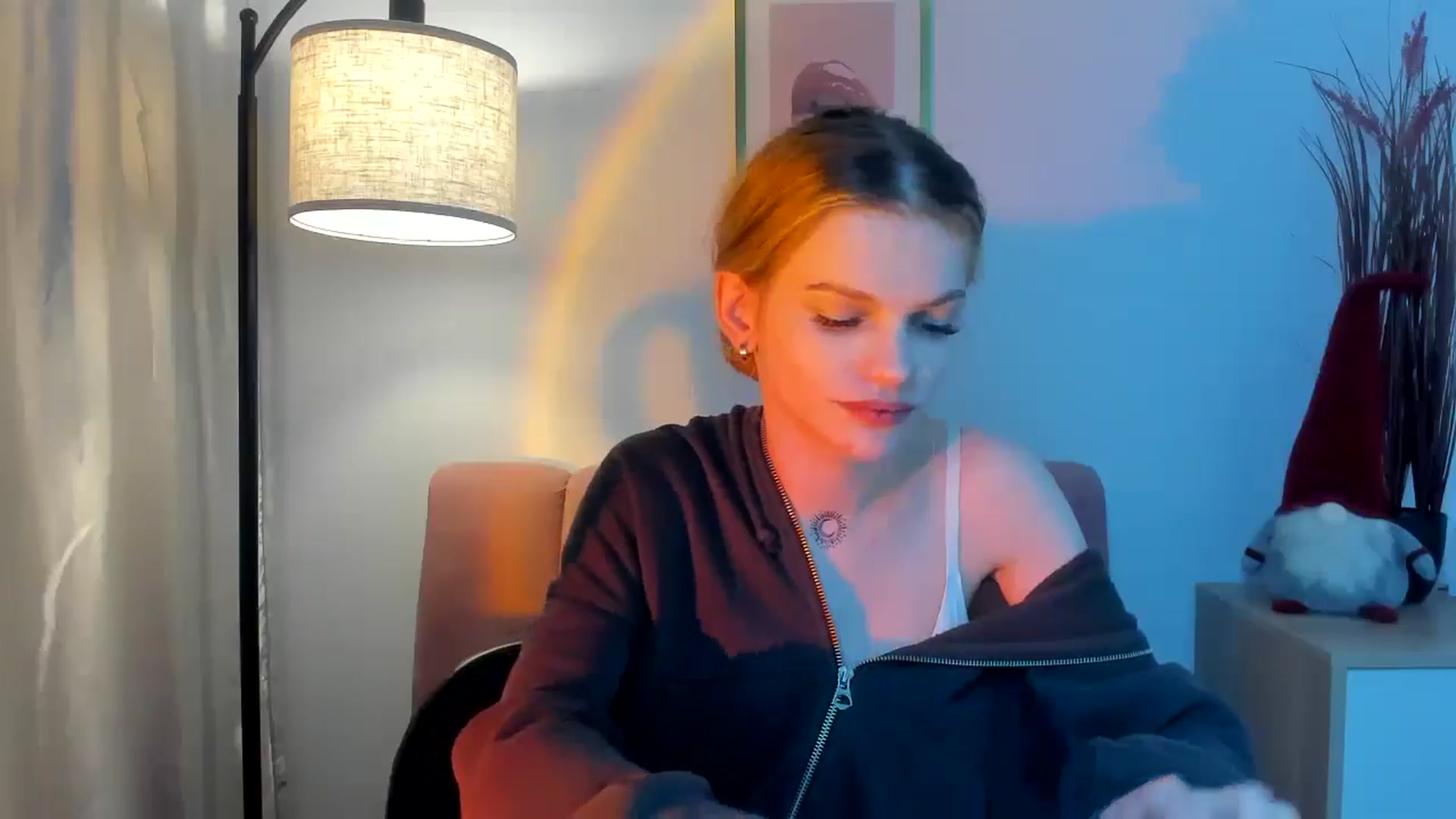 Gallery image thumbnail from ChristinaWave's myfreecams stream on, 12/28/2025, 13:18 image 17 of 20