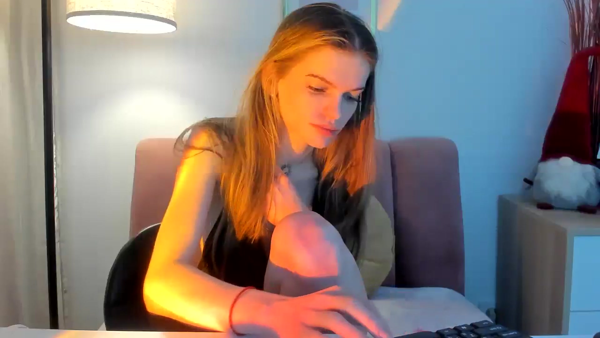 Gallery image thumbnail from ChristinaWave's myfreecams stream on, 01/03/2026, 14:09 image 7 of 20