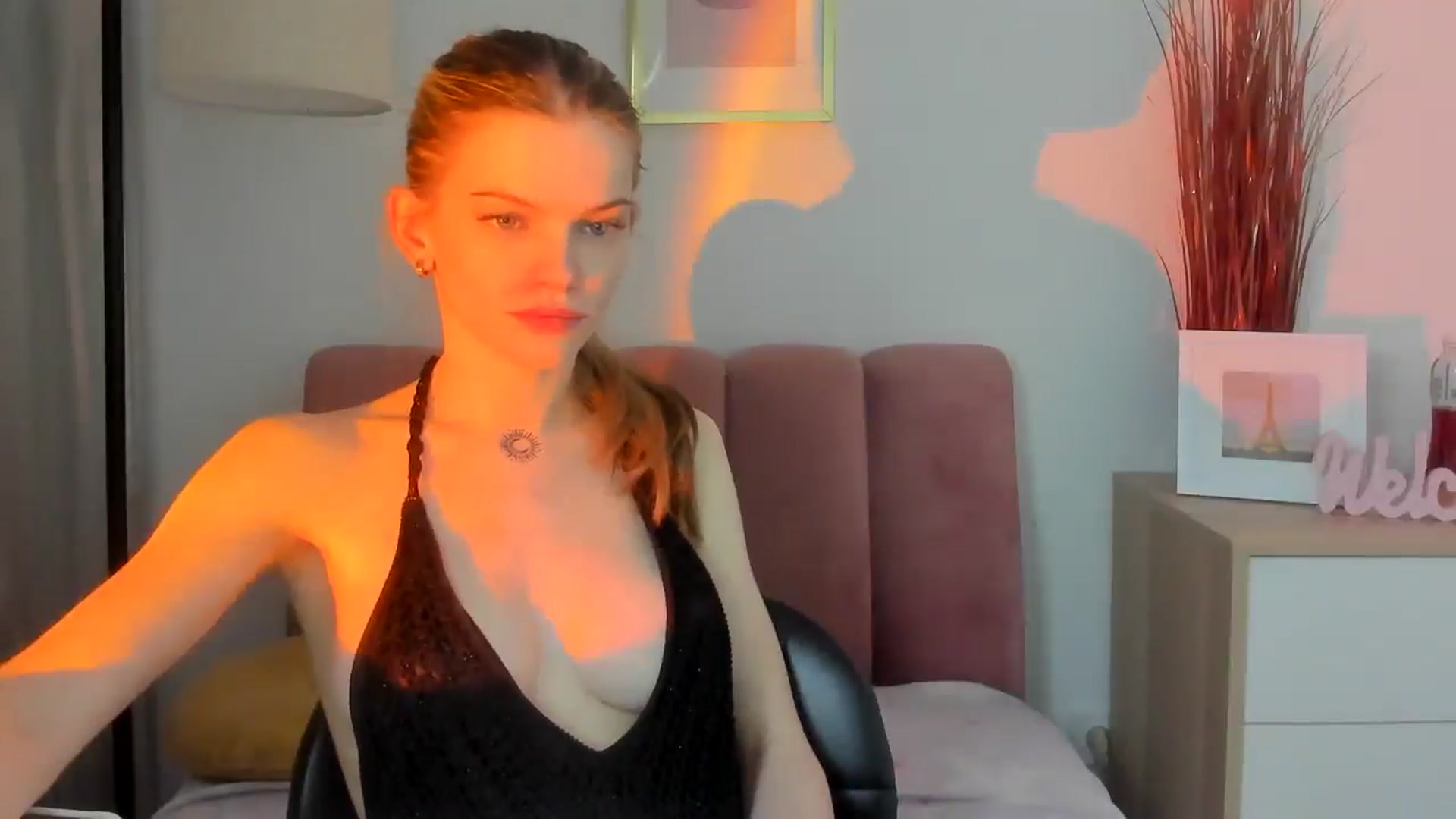 Gallery image thumbnail from ChristinaWave's myfreecams stream on, 01/08/2026, 14:24 image 4 of 20