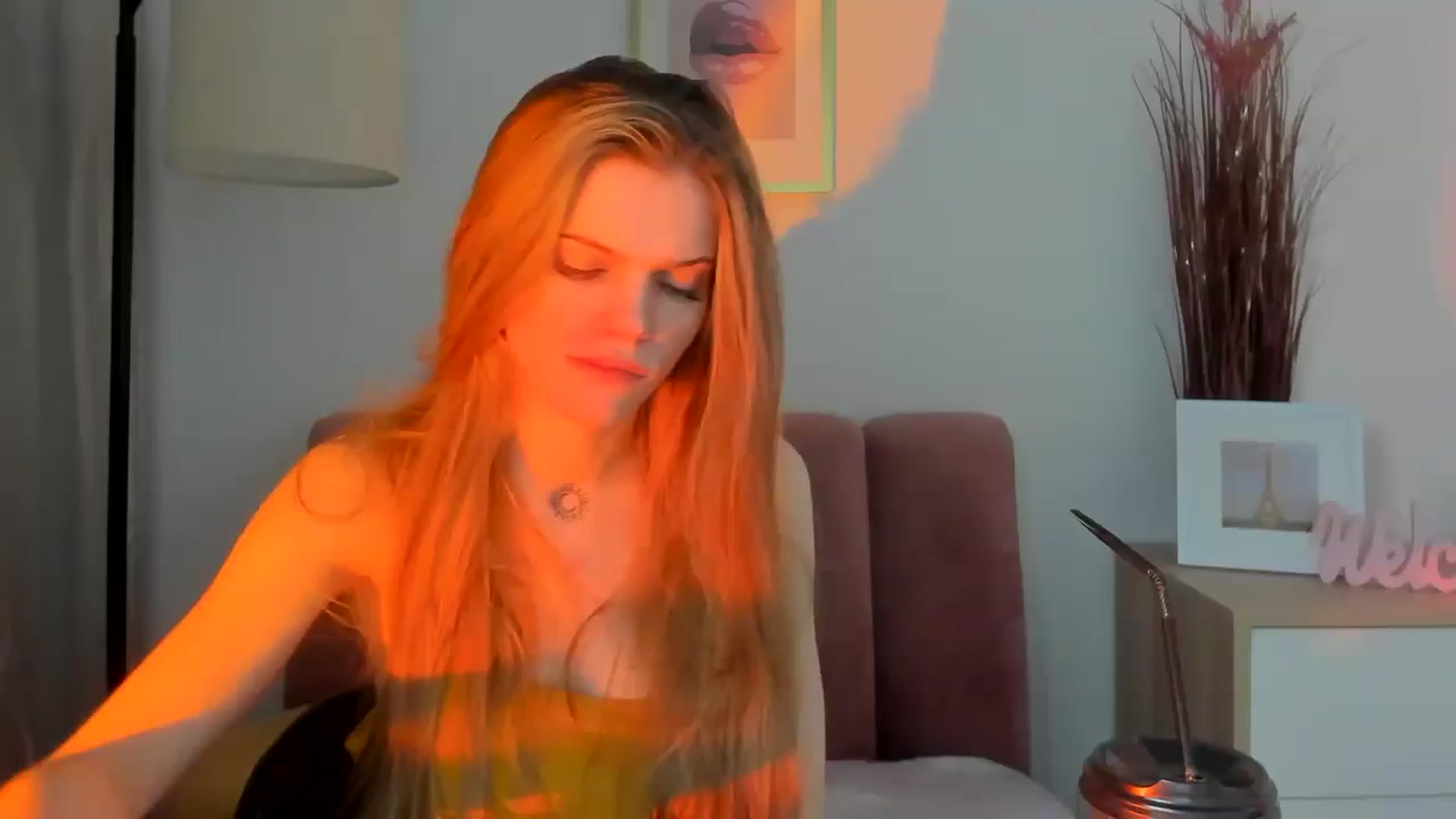 Gallery image thumbnail from ChristinaWave's myfreecams stream on, 01/09/2026, 12:18 image 1 of 20