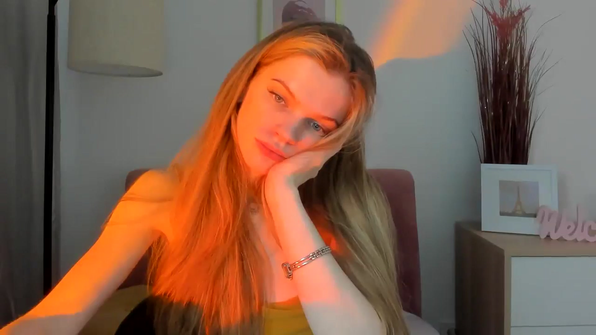 Gallery image thumbnail from ChristinaWave's myfreecams stream on, 01/09/2026, 14:14 image 18 of 20
